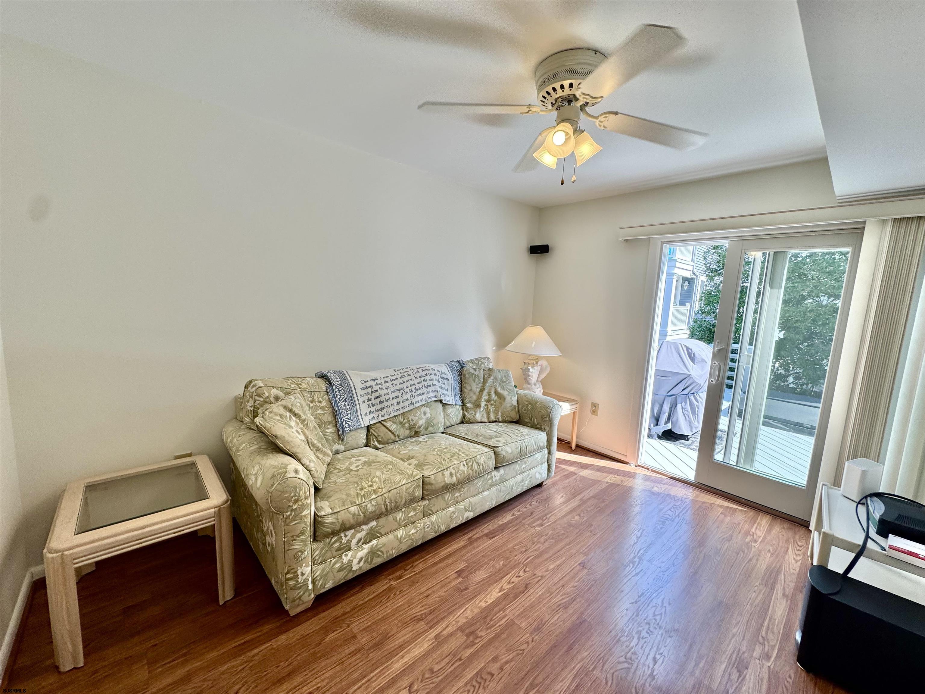 833 Pennlyn Pl