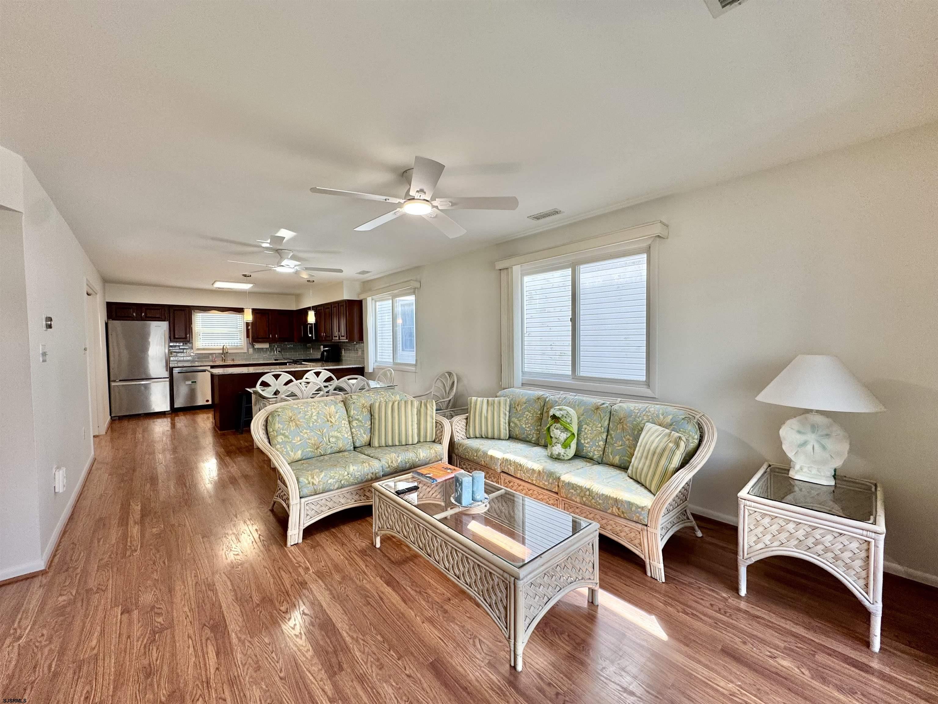 833 Pennlyn Pl - Picture 2