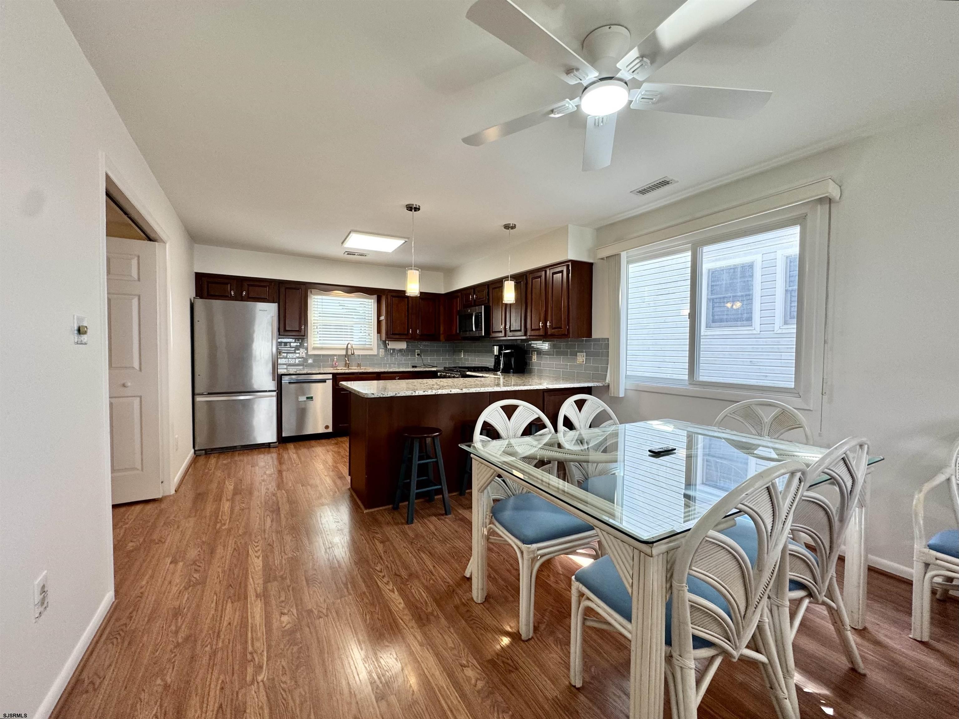 833 Pennlyn Pl - Picture 4