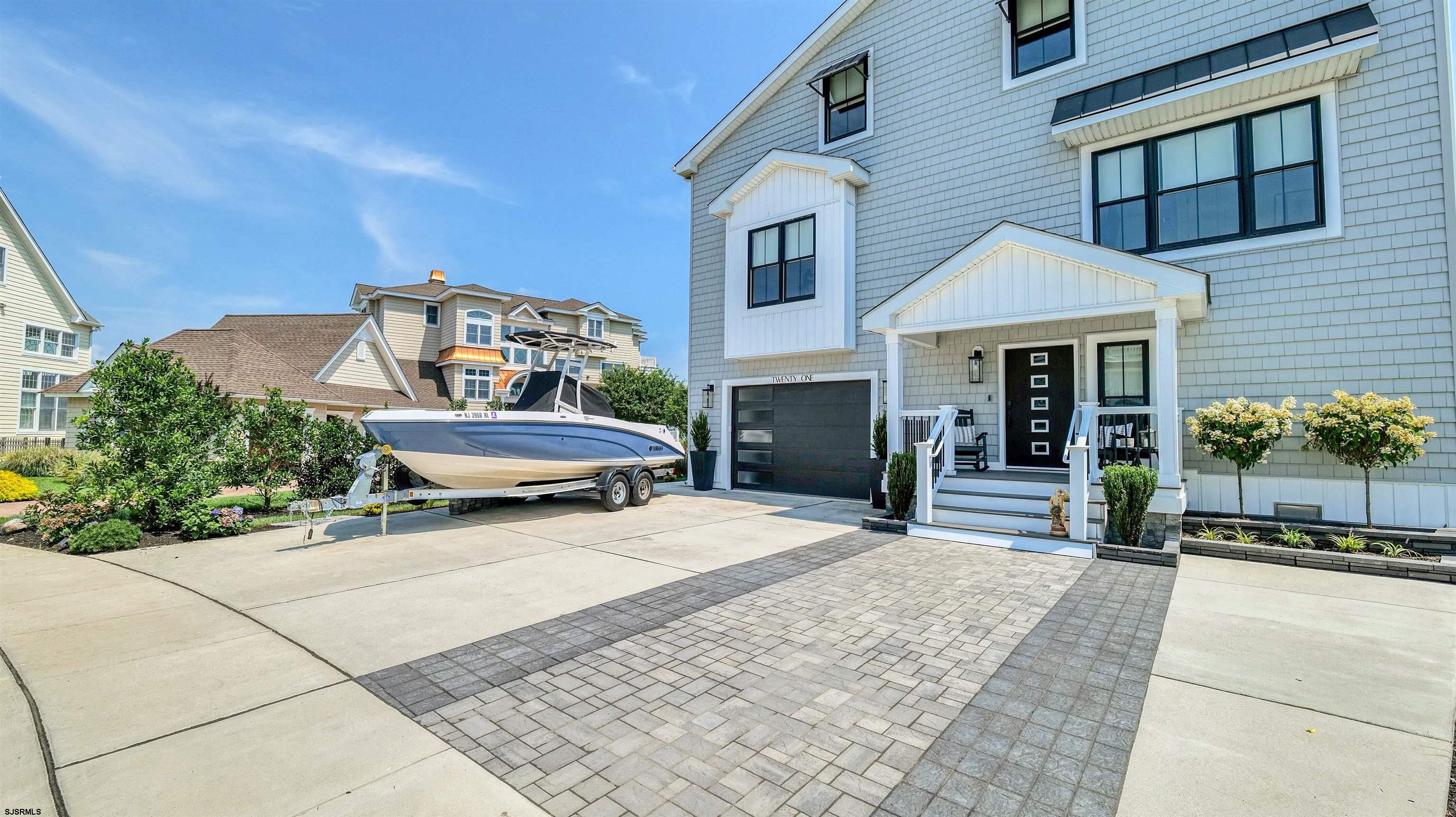 21 Hart Ln - Picture 1