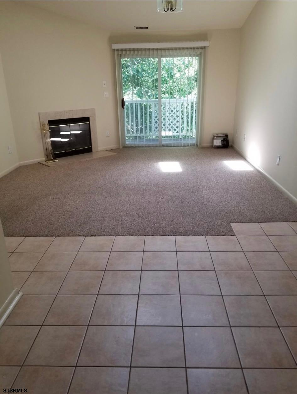 4 L Oyster Bay Rd - Picture 1