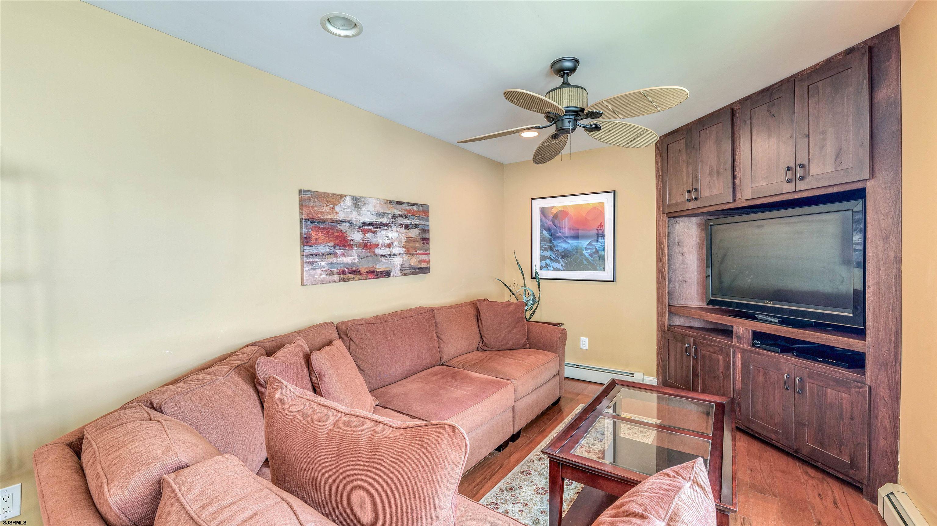 221 N Newark Avenue