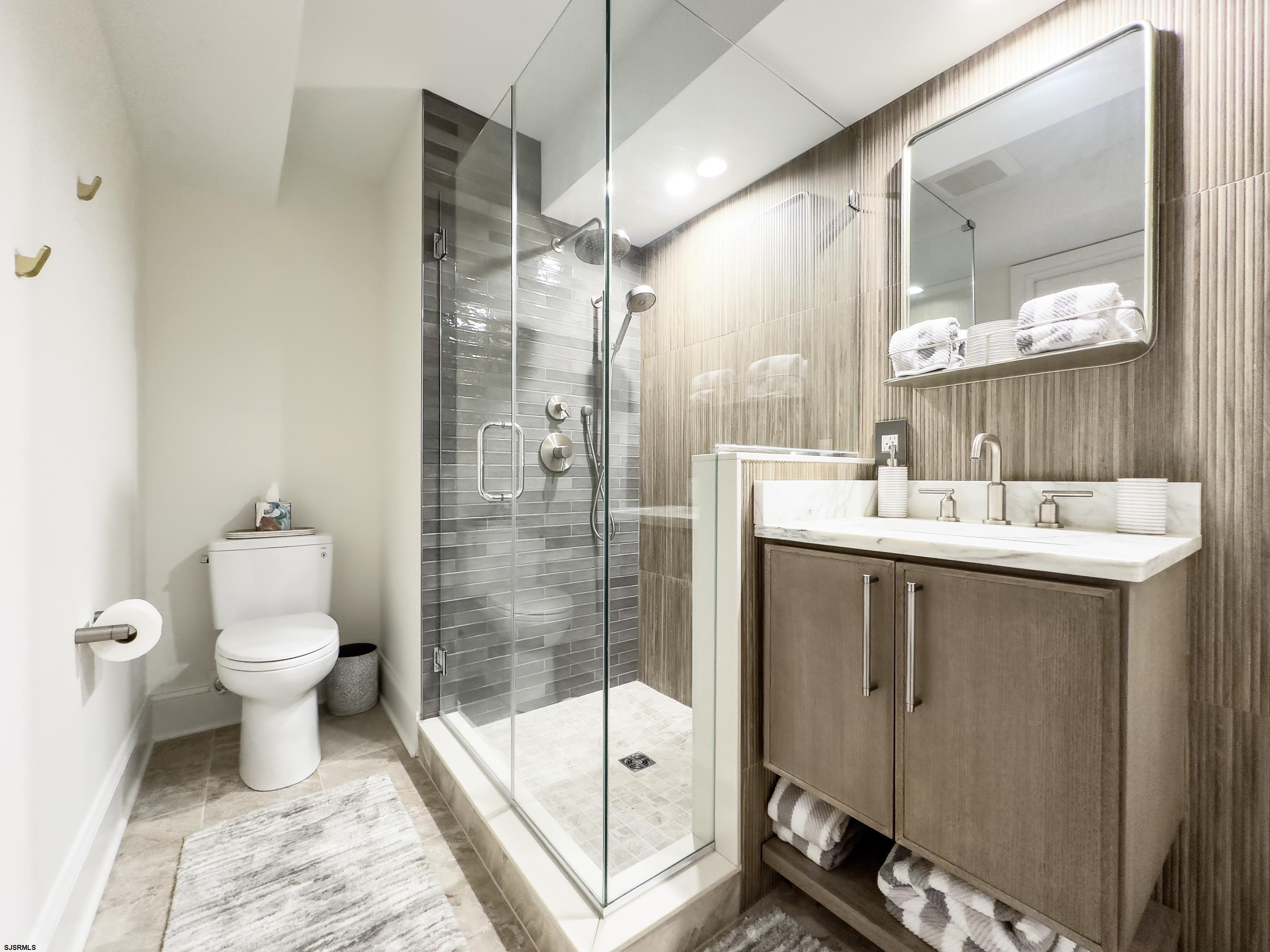 112 S Somerset Avenue