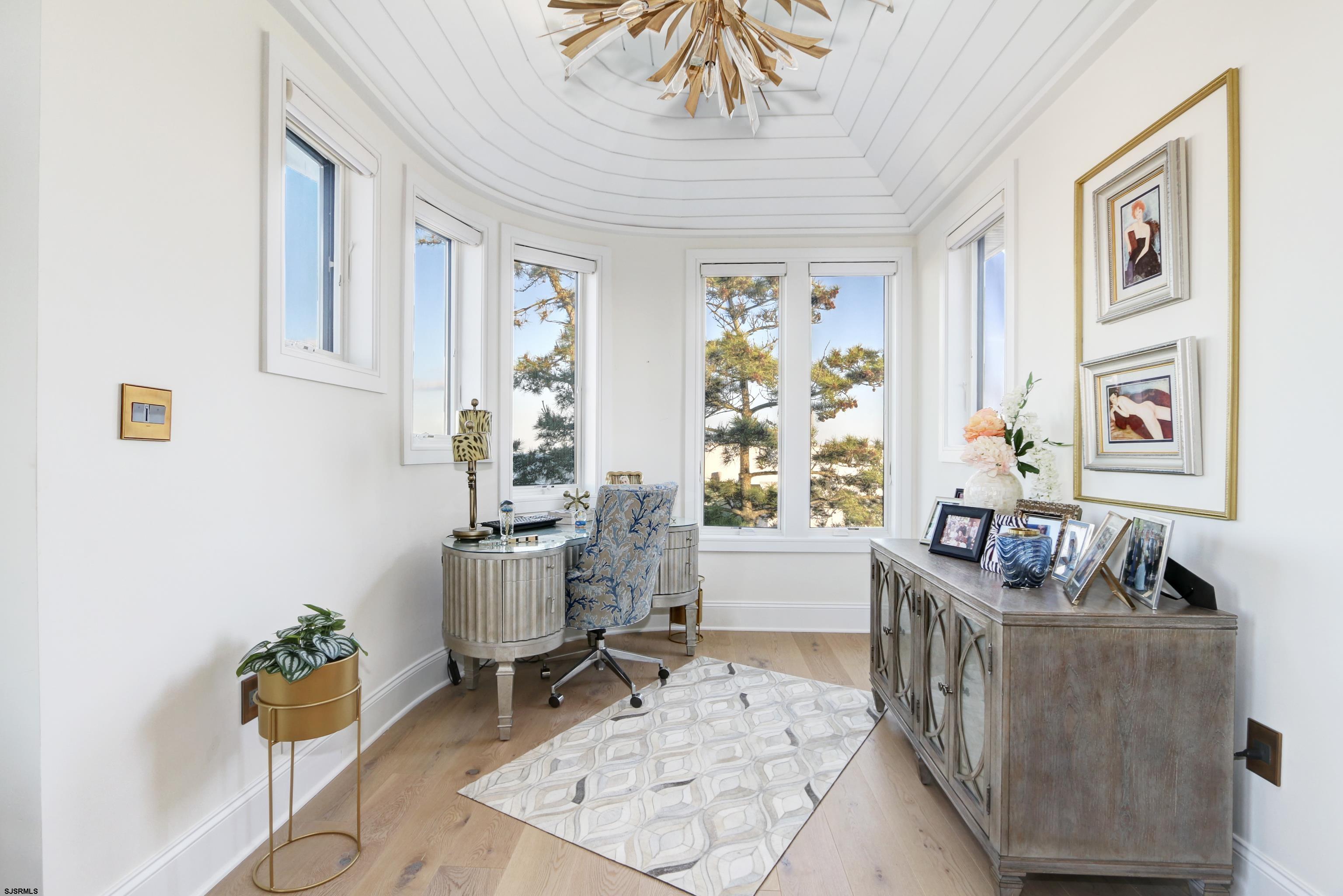 112 S Somerset Avenue