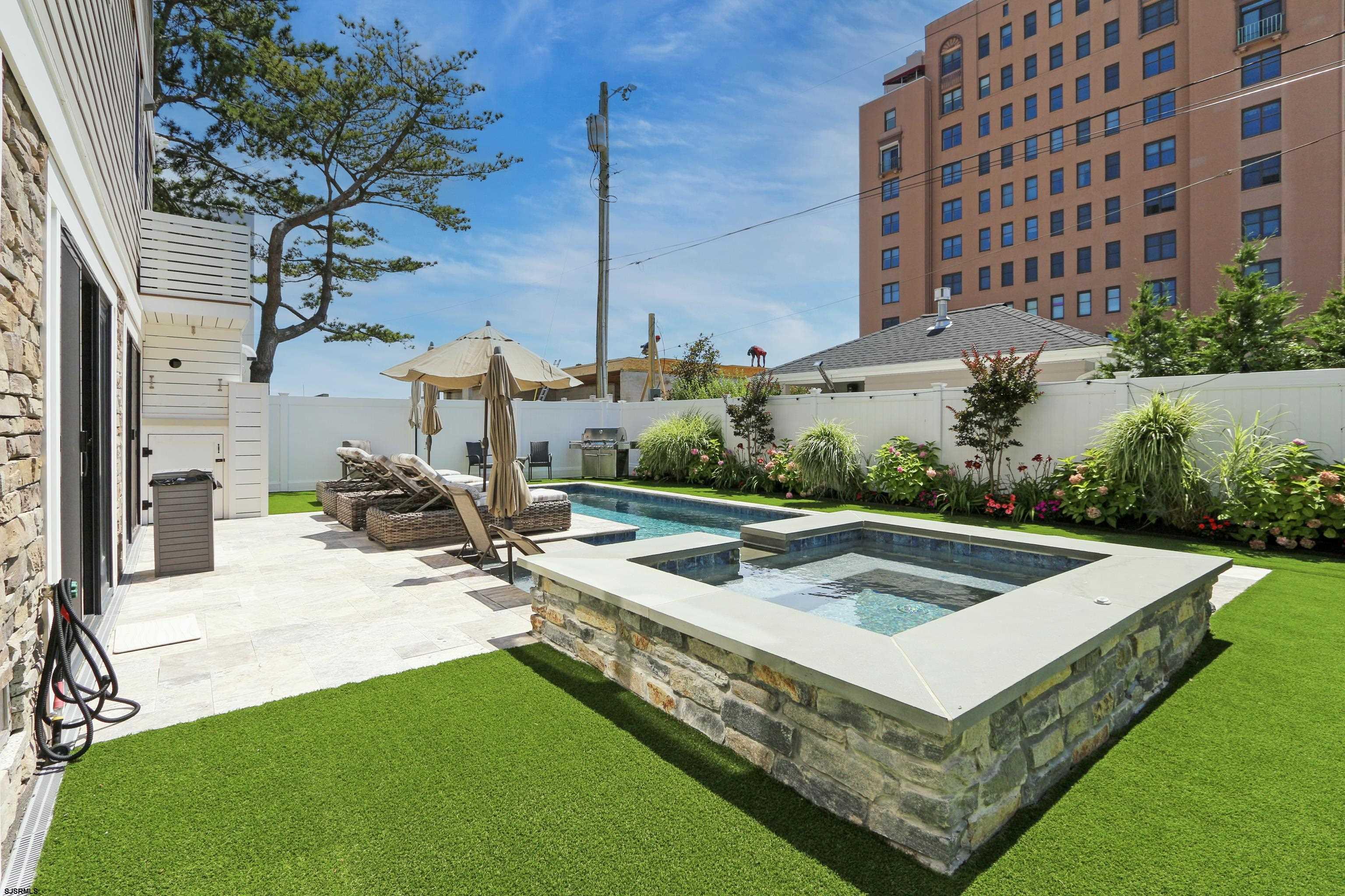 112 S Somerset Avenue