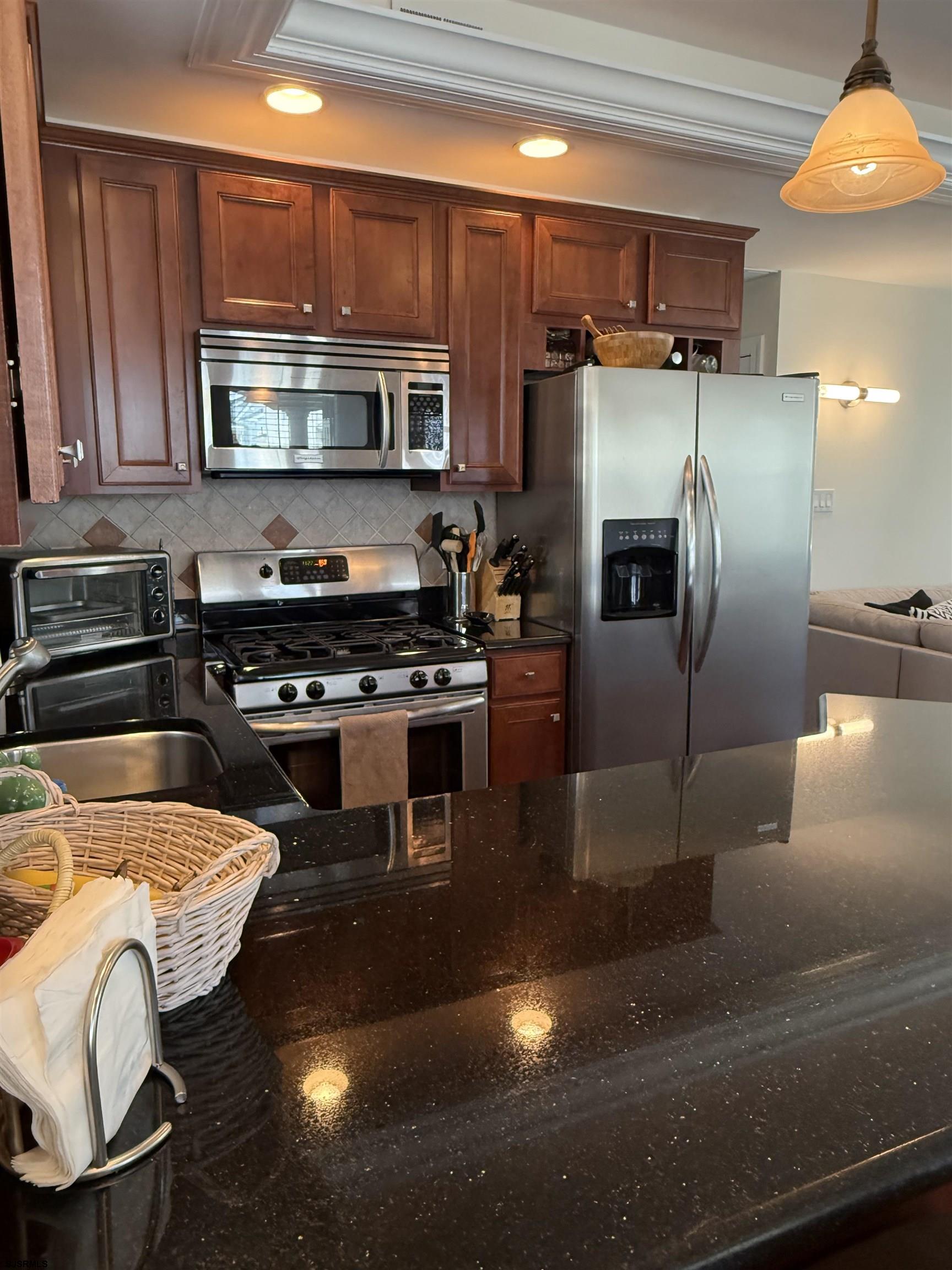 15 S Frontenac Avenue - Picture 1