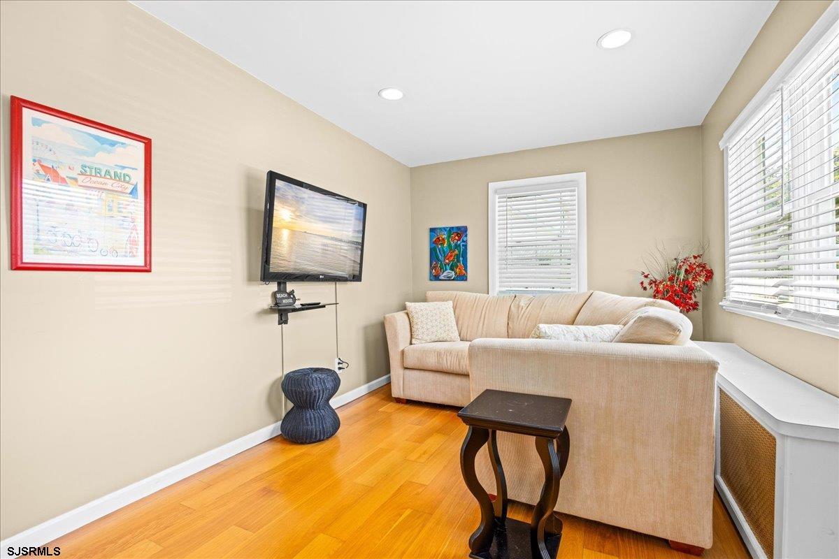 6501 Winchester Avenue - Picture 2