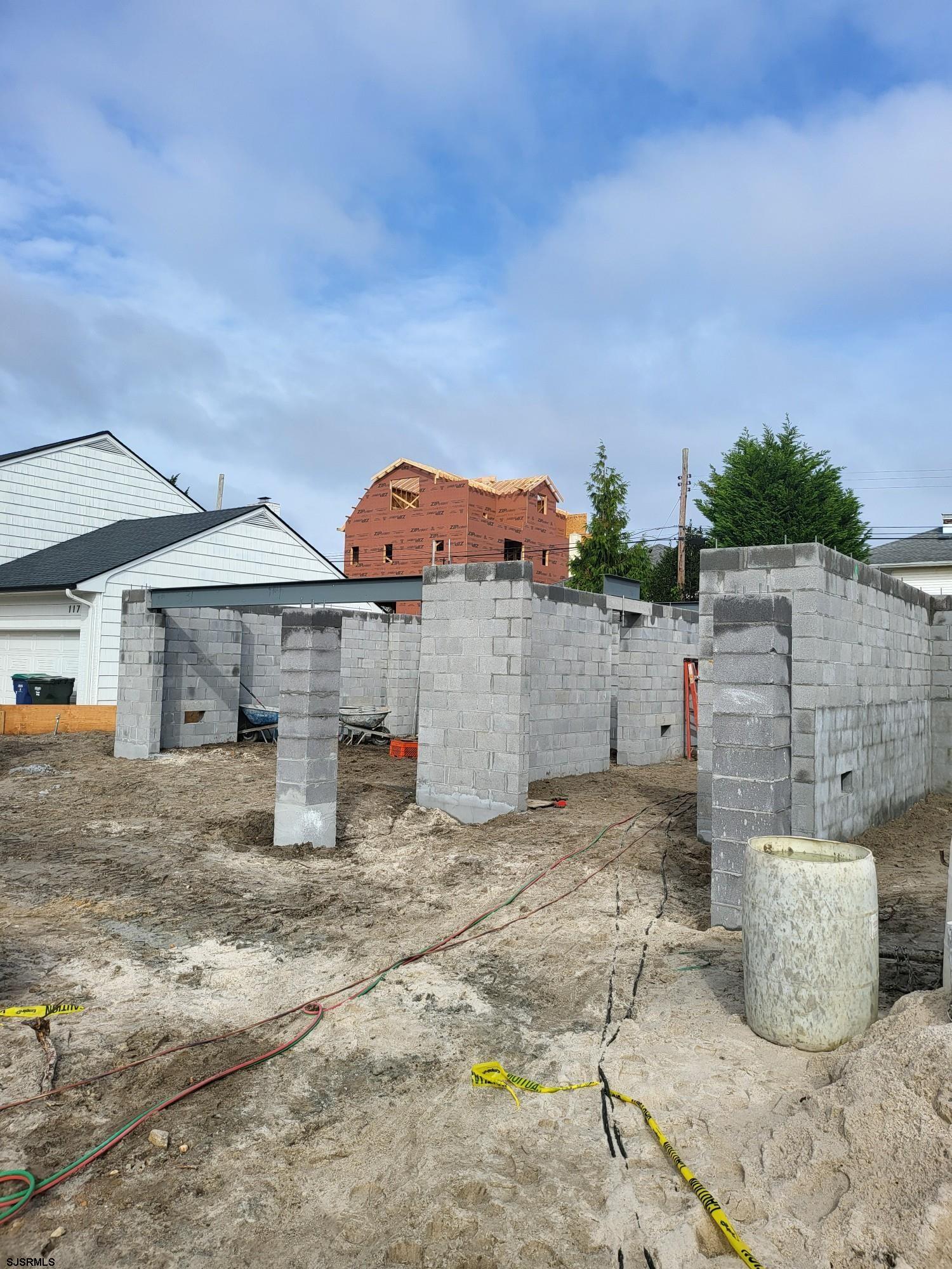 111 N Mansfield Avenue - Picture 3