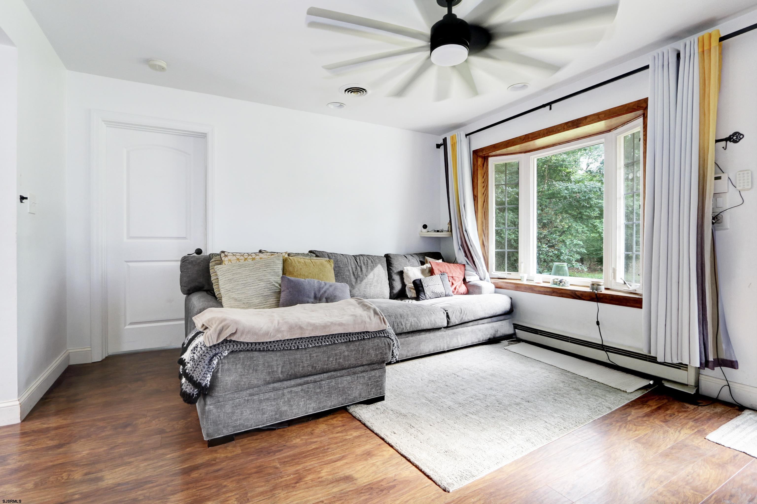 7411 Black Horse Pike - Picture 1