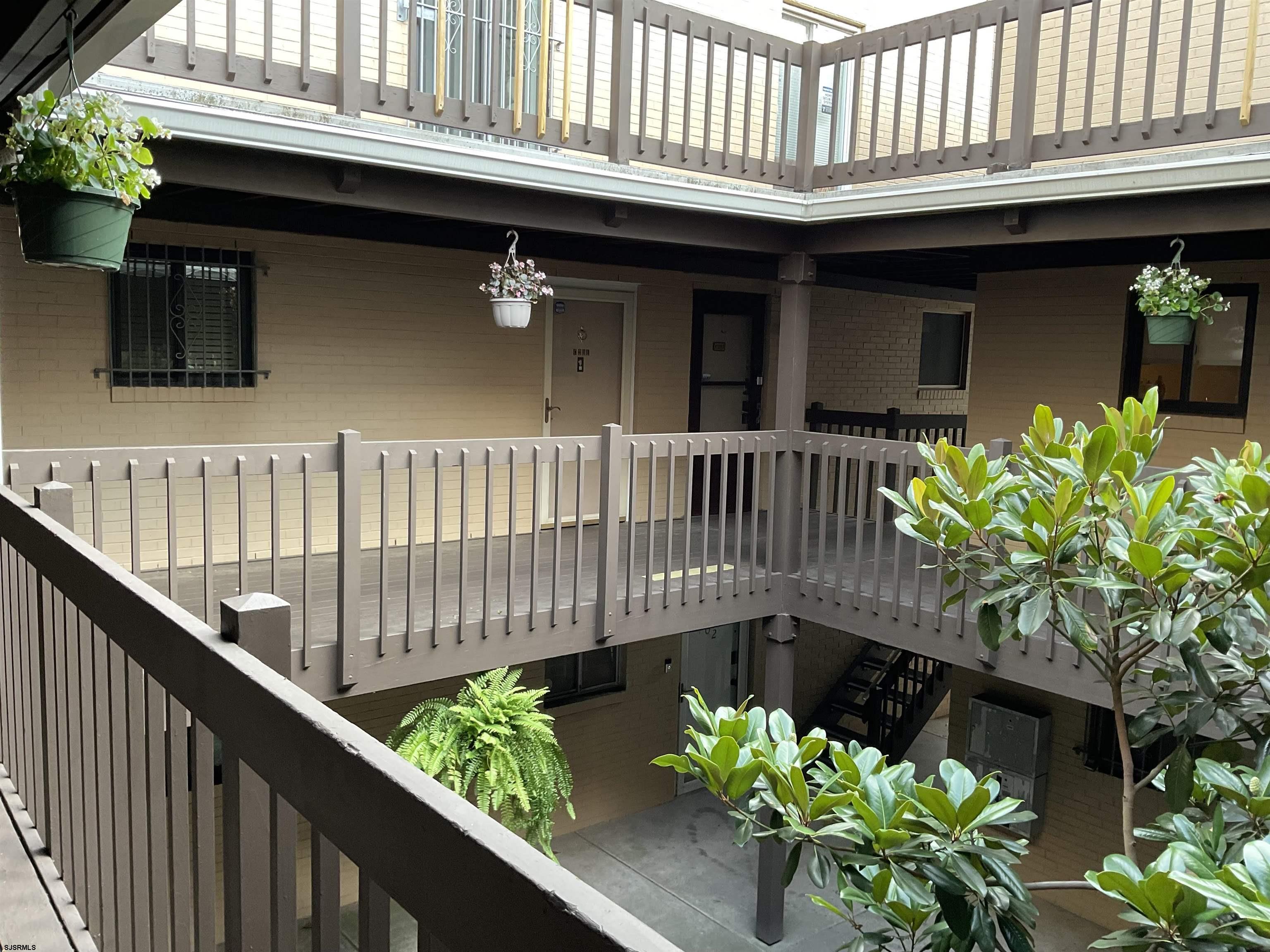 600 Pacific Avenue - Picture 2