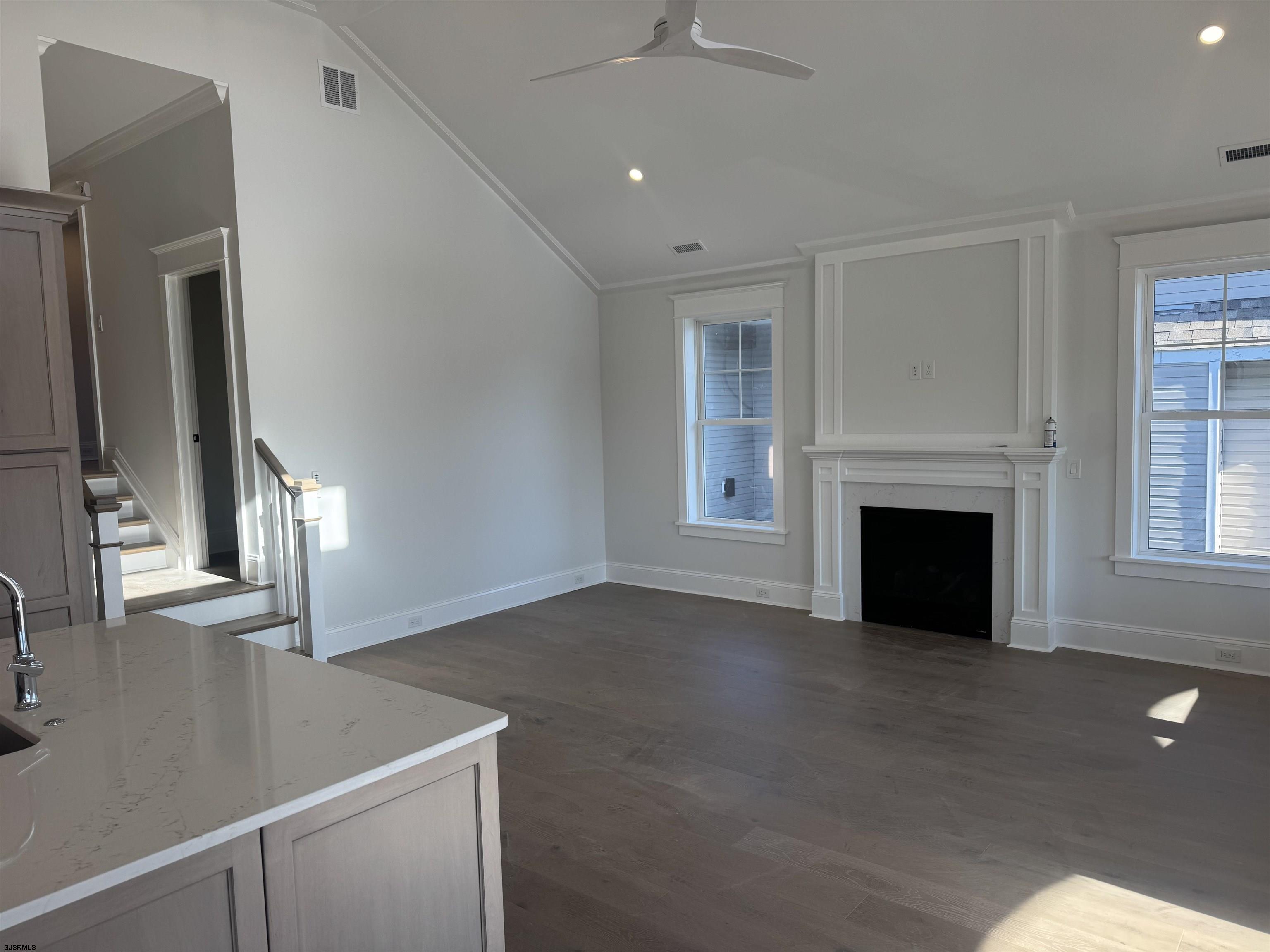 618 Atlantic Avenue - Picture 4