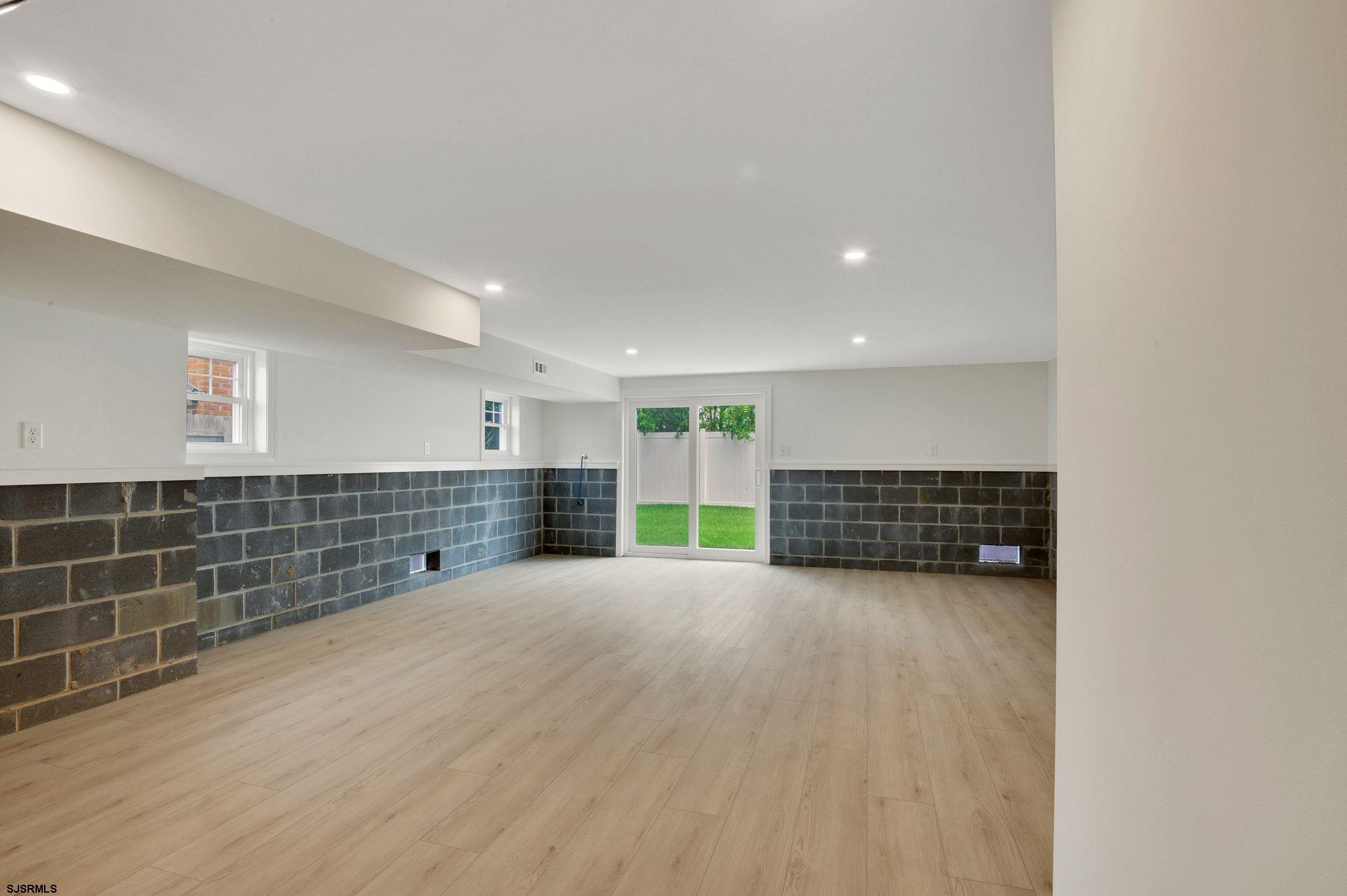 135B W Crocus Road - Picture 4