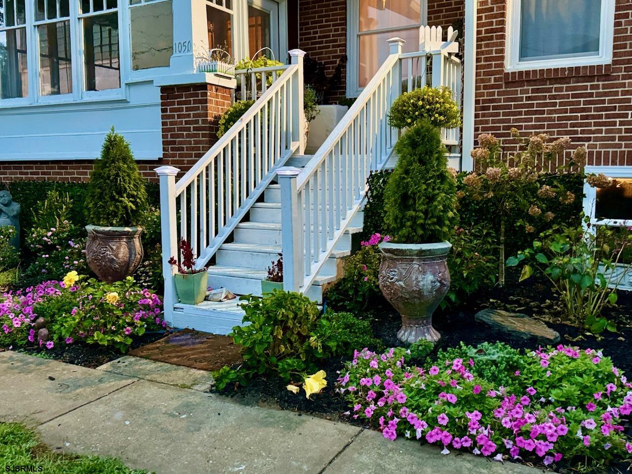 1050 Shore Road - Picture 1