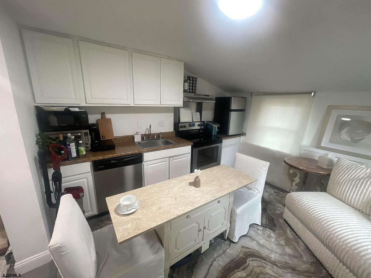 27 E Pierson Avenue