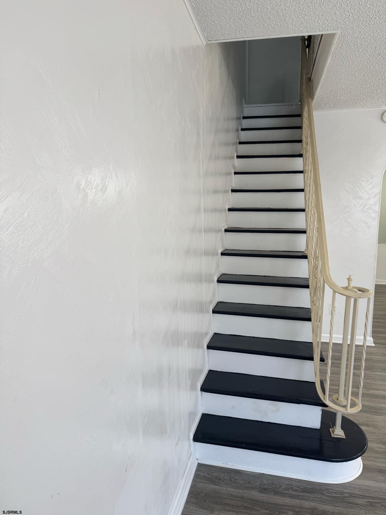 14 N BATON ROUGE Avenue