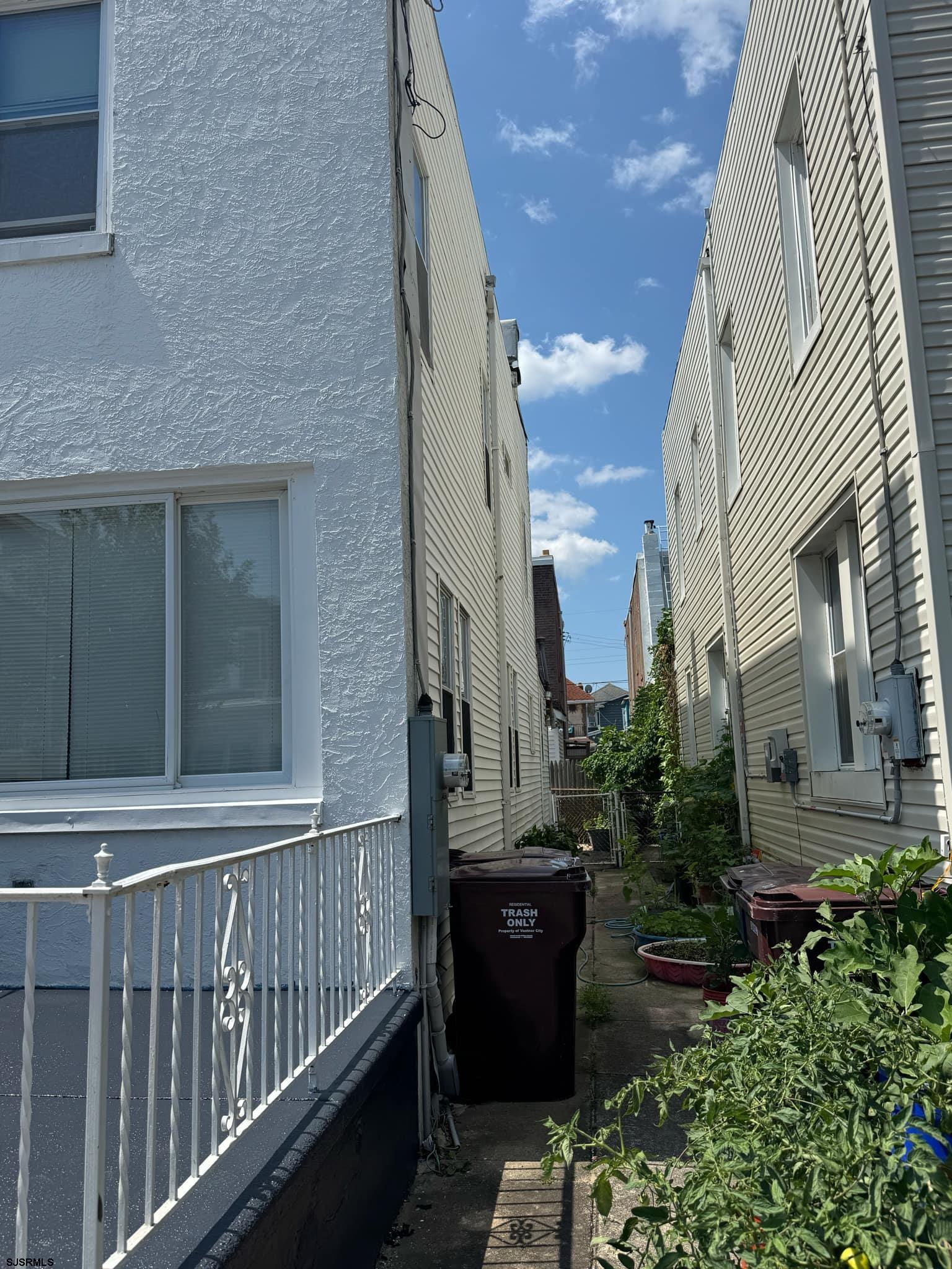 14 N BATON ROUGE Avenue