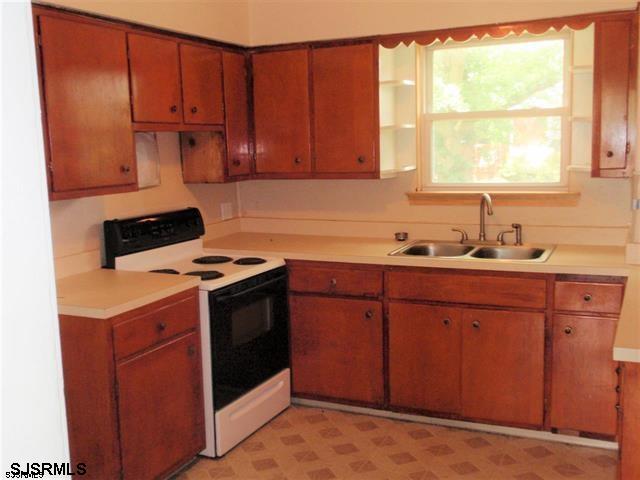 557 S White Horse Pike