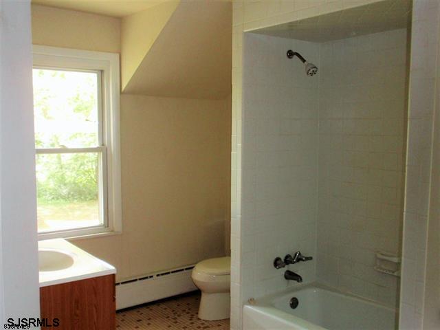 557 S White Horse Pike