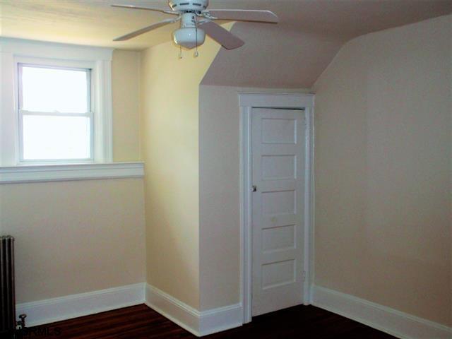 557 S White Horse Pike