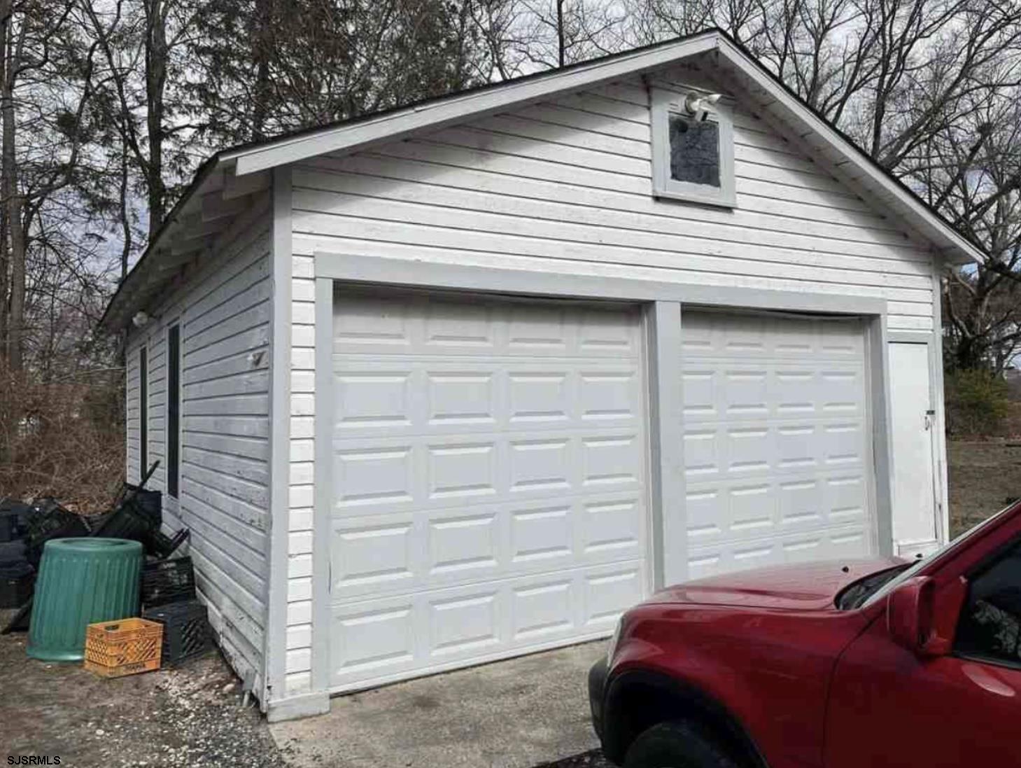 557 S White Horse Pike