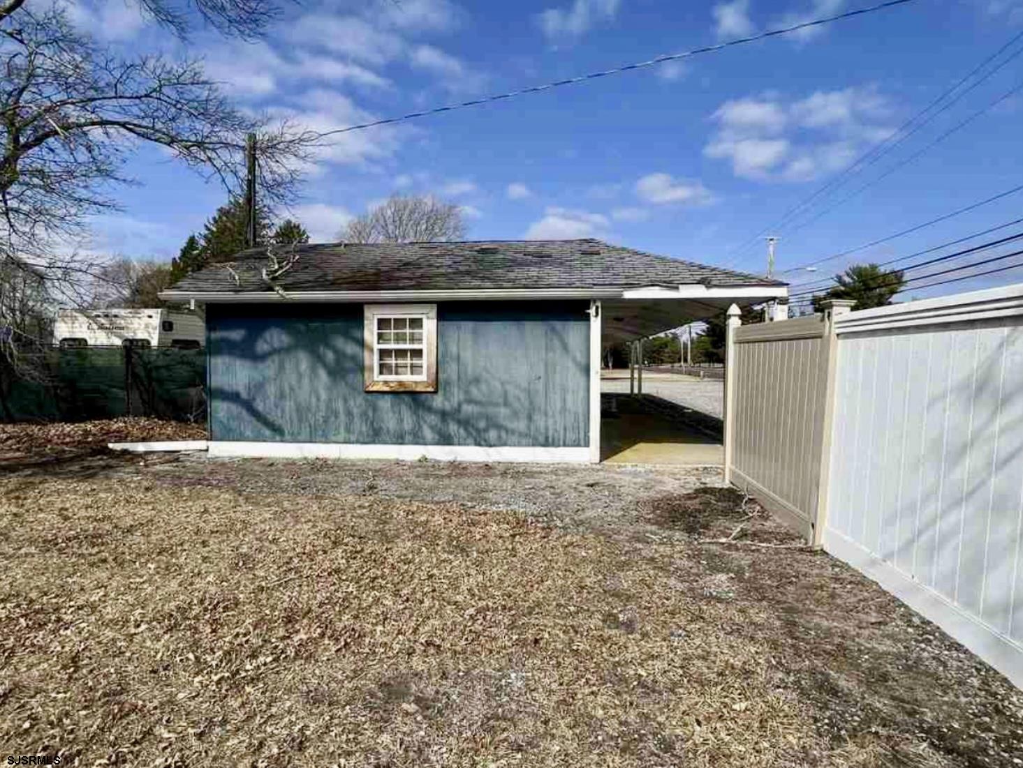 557 S White Horse Pike