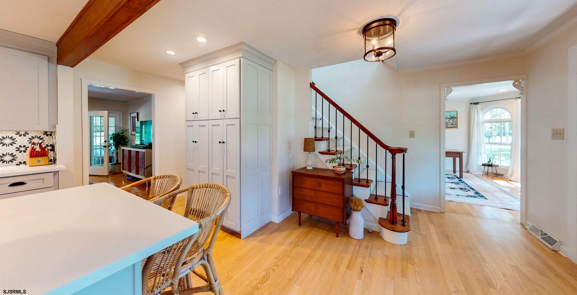 35 Victoria Ln - Picture 2