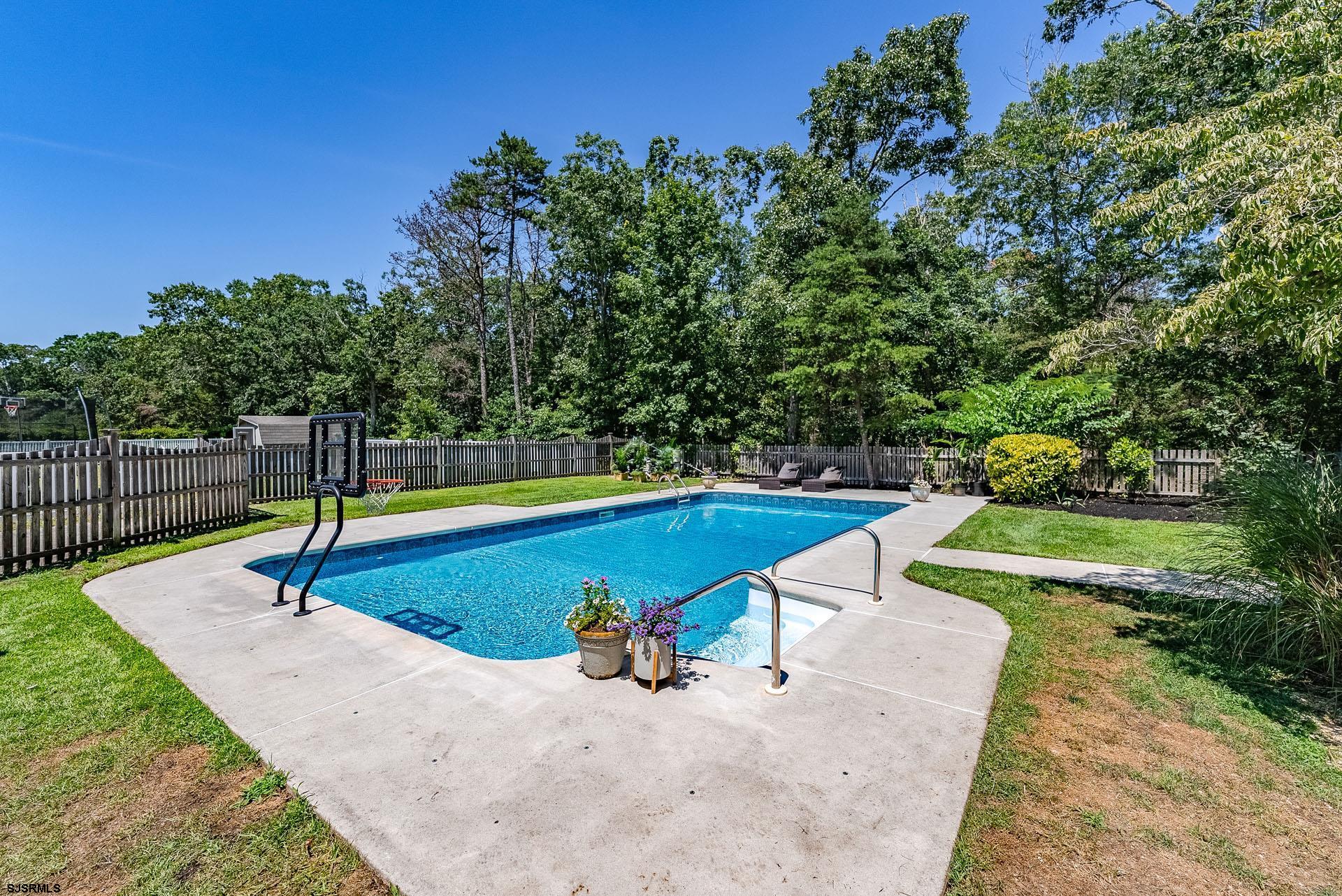 35 Victoria Ln
