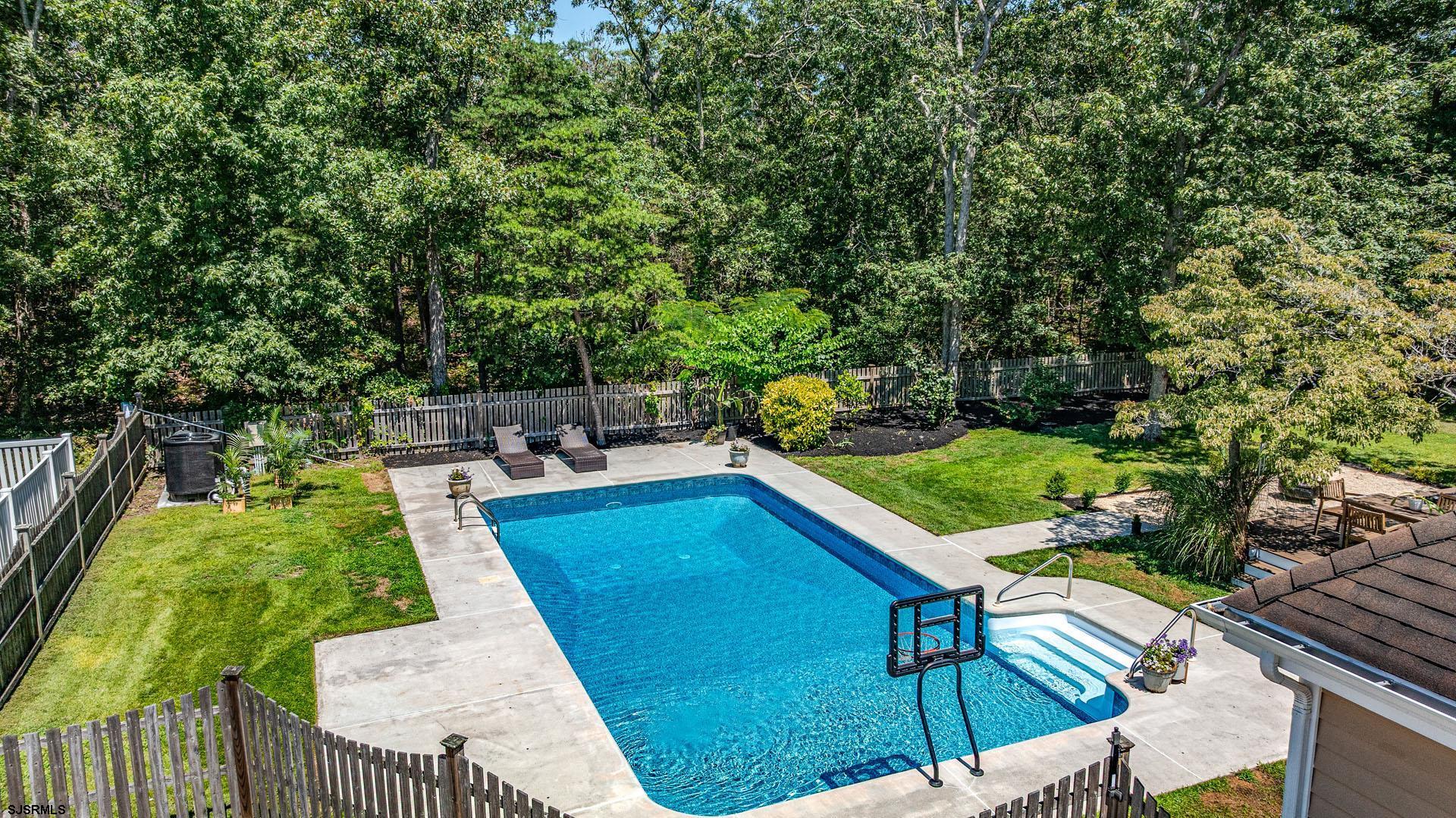 35 Victoria Ln