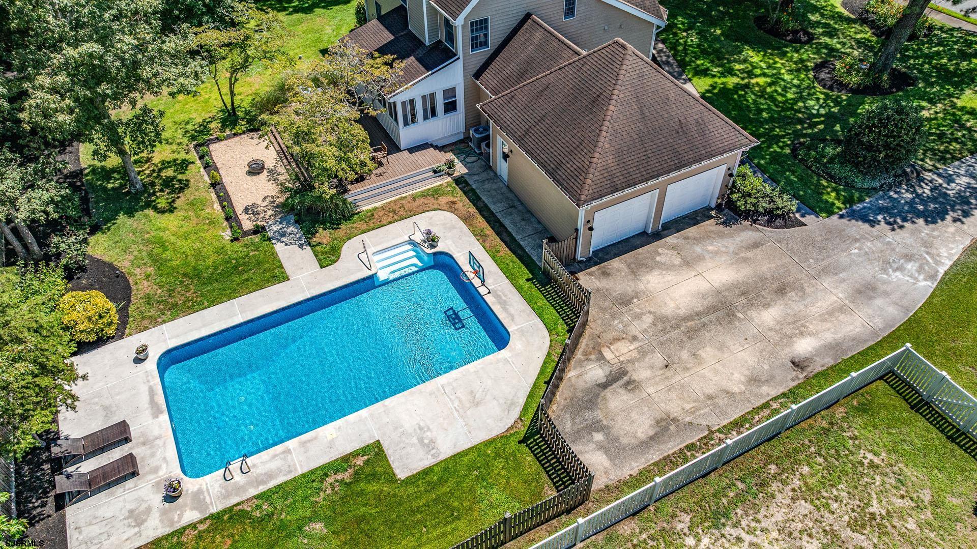 35 Victoria Ln