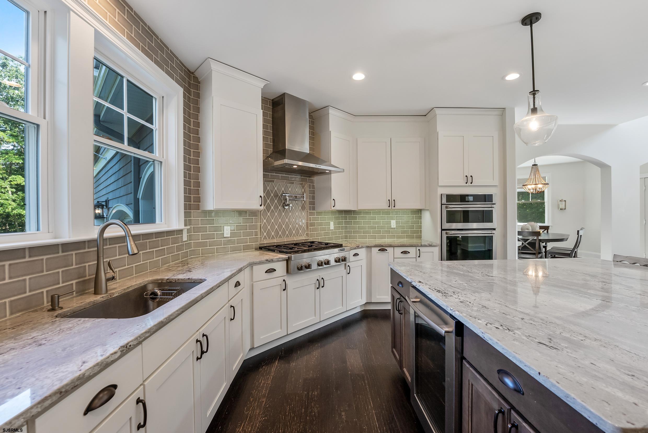 802 Gatehouse Dr