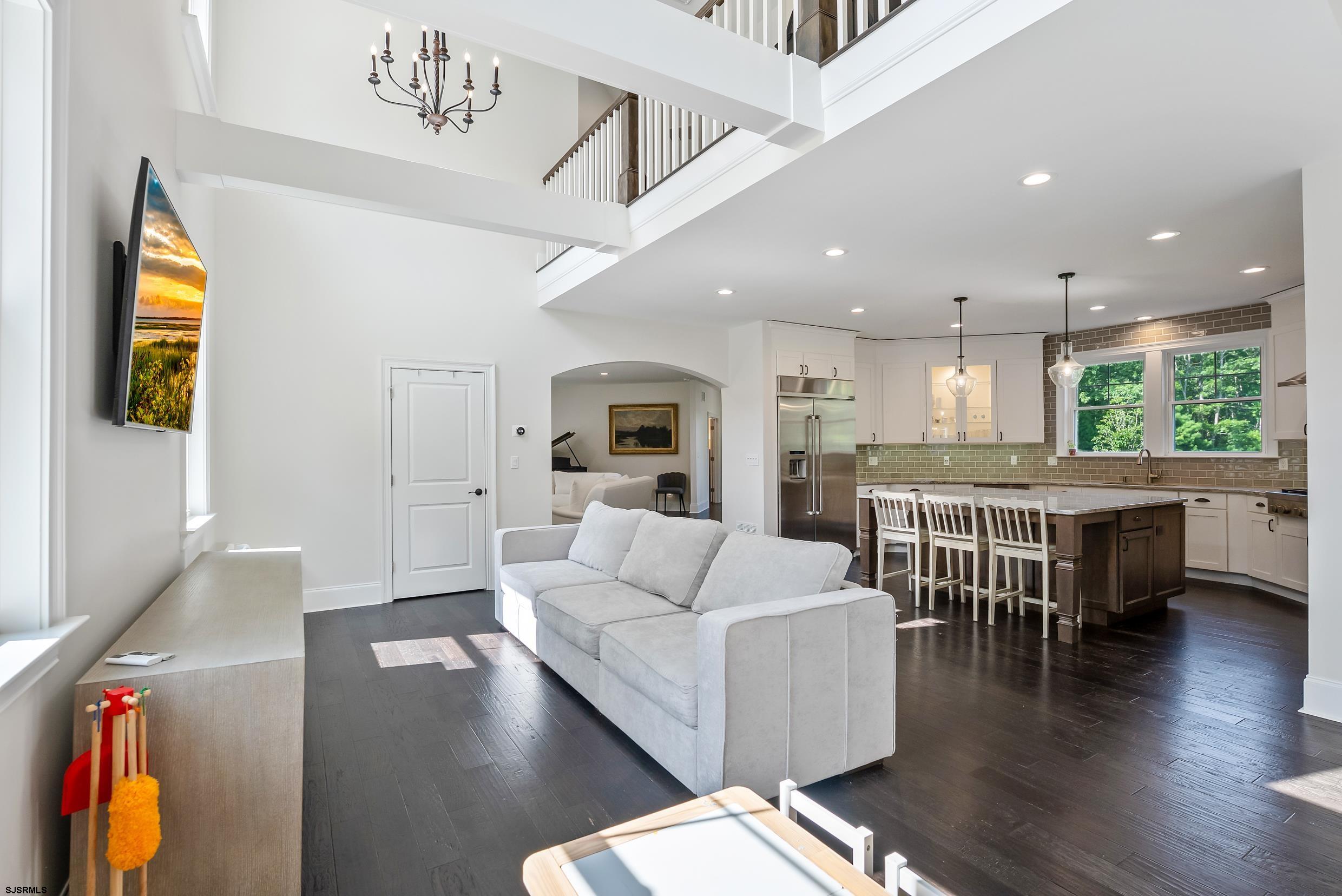 802 Gatehouse Dr
