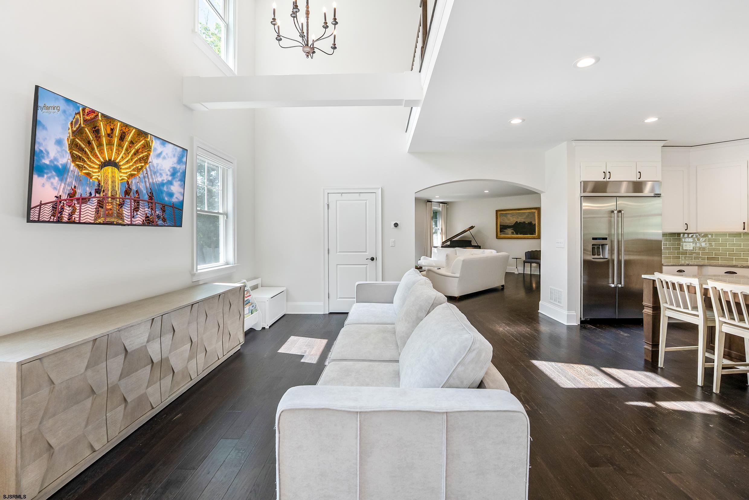802 Gatehouse Dr