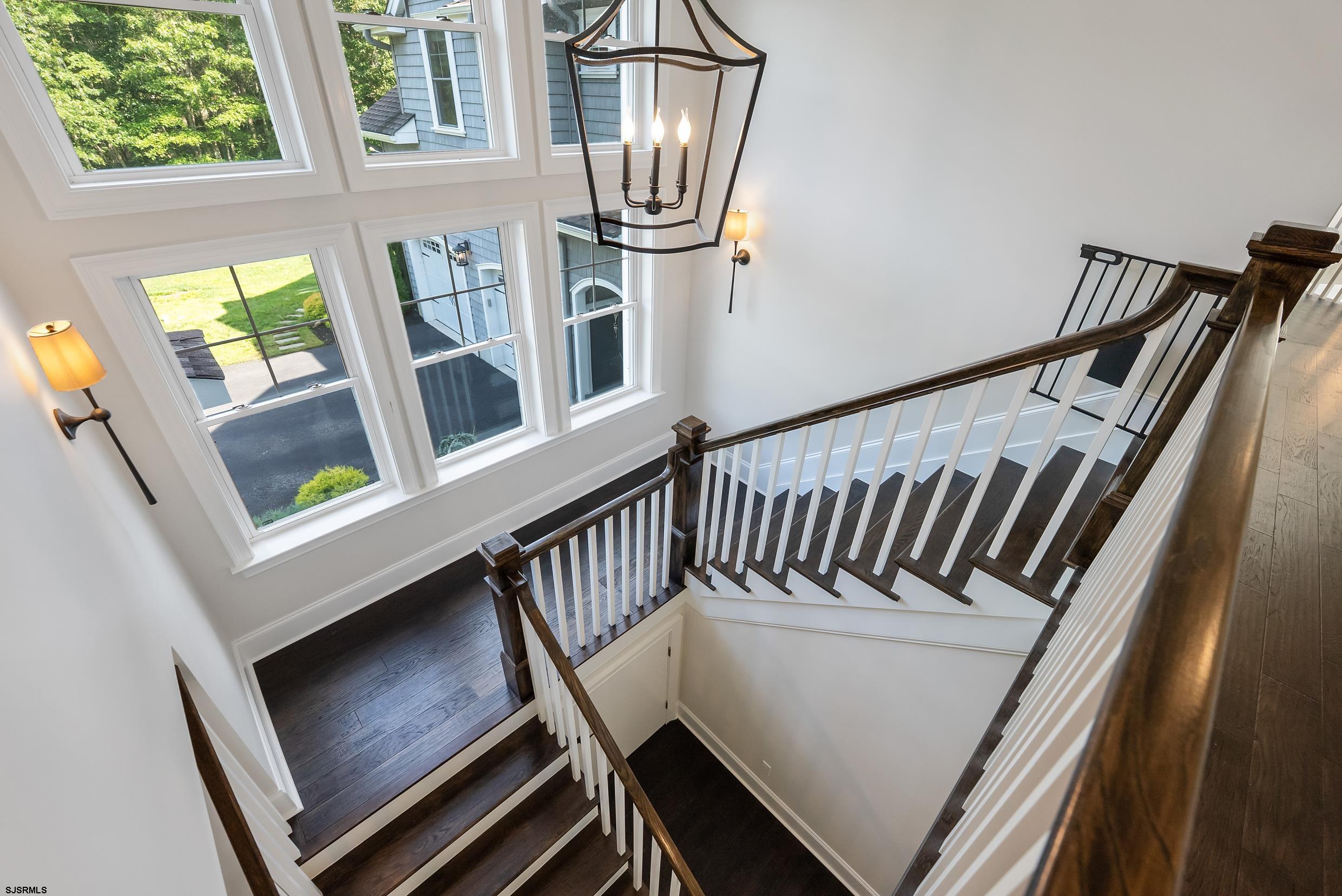 802 Gatehouse Dr - Picture 4