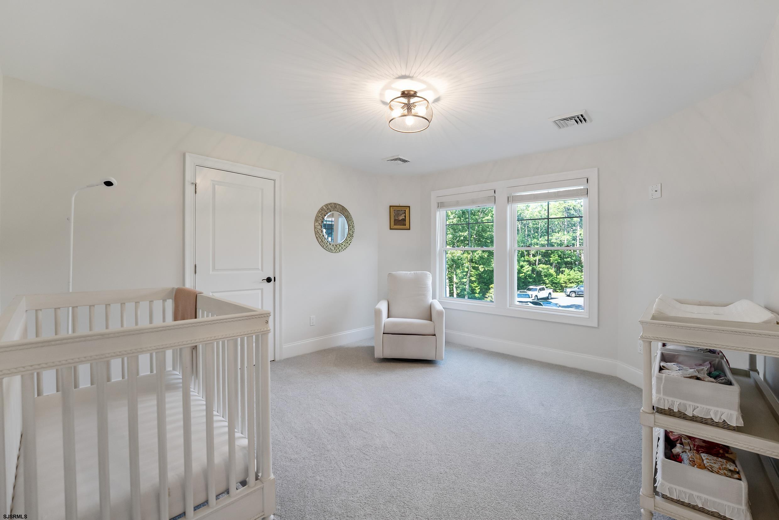 802 Gatehouse Dr