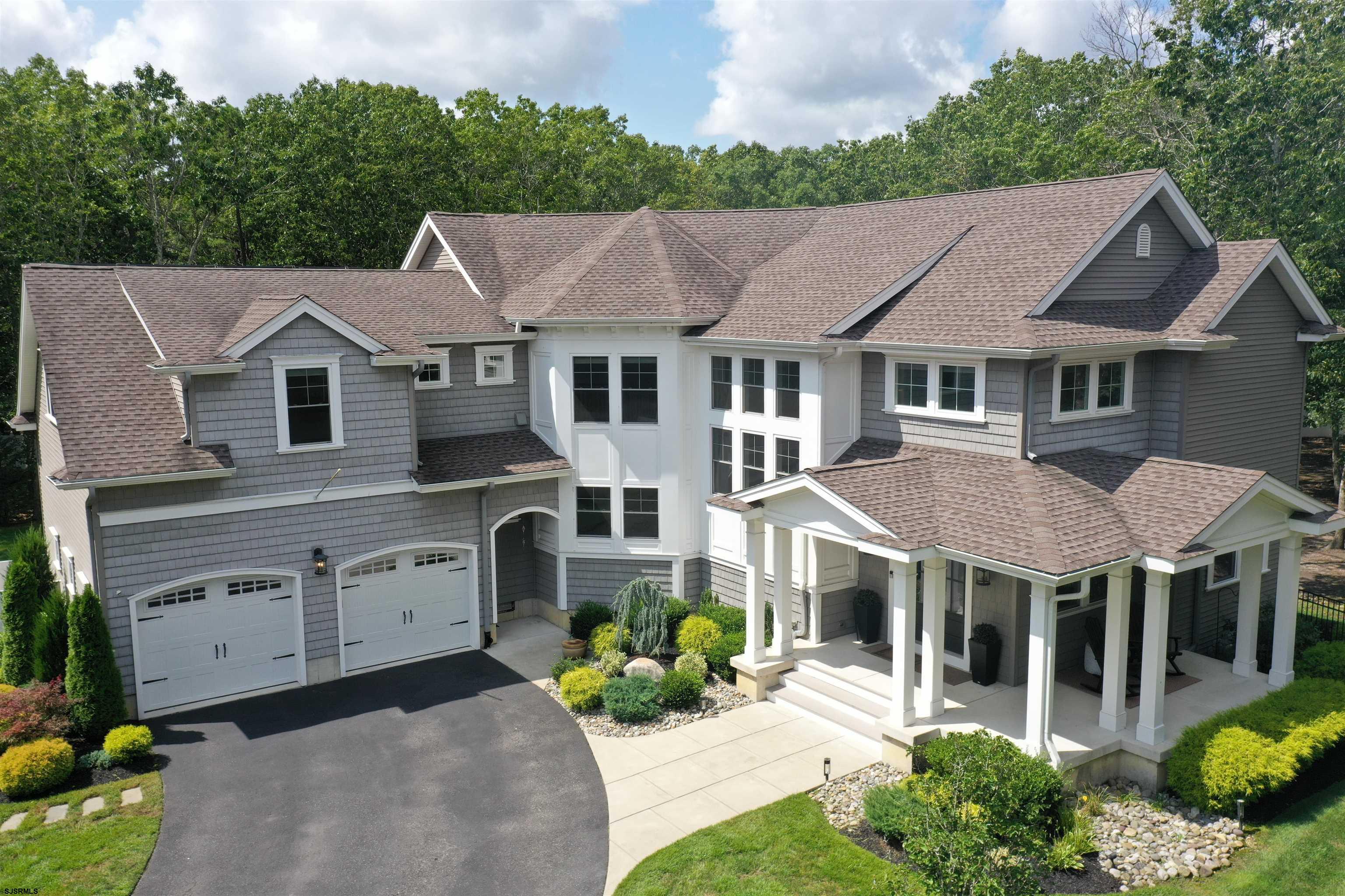 802 Gatehouse Dr