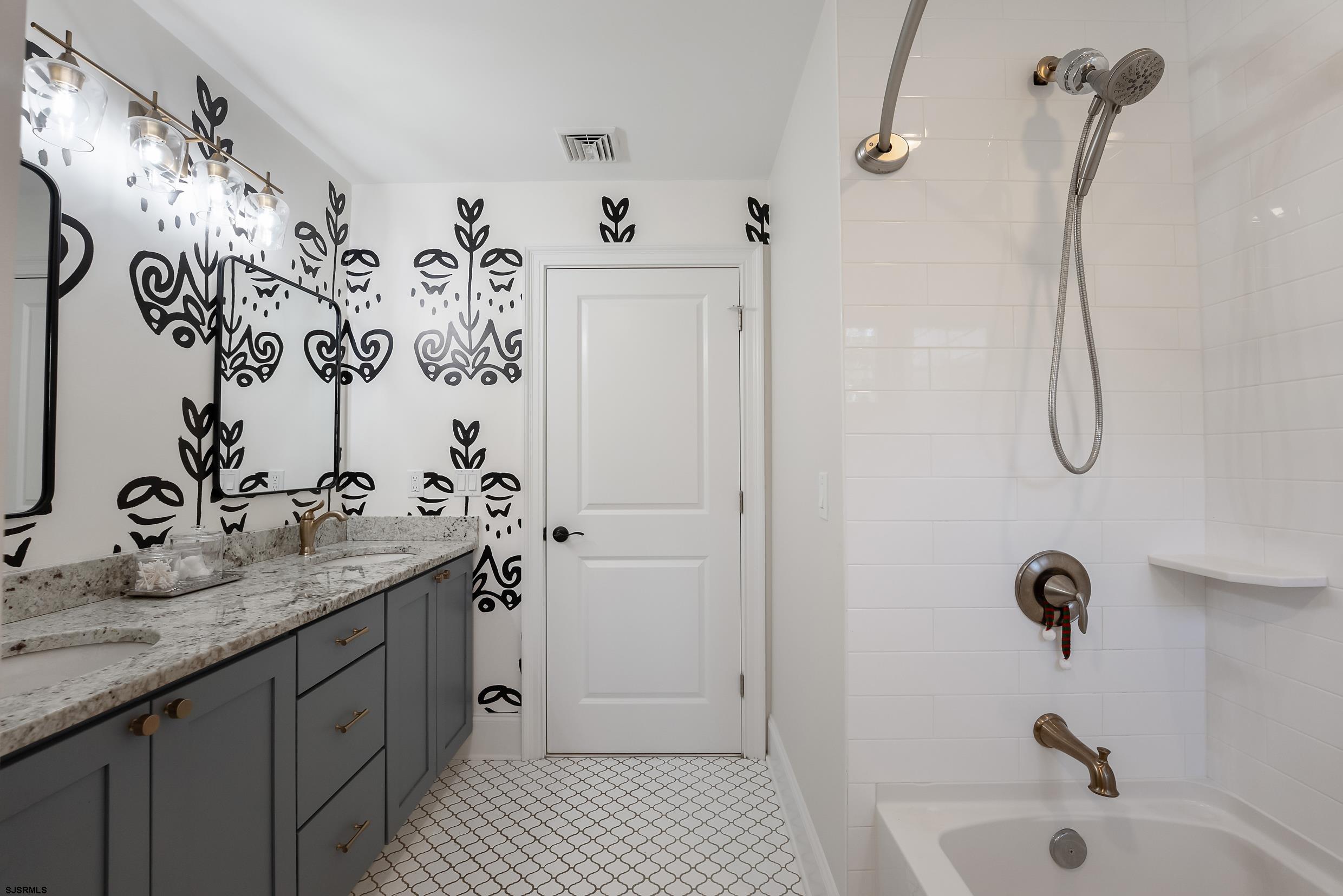 802 Gatehouse Dr