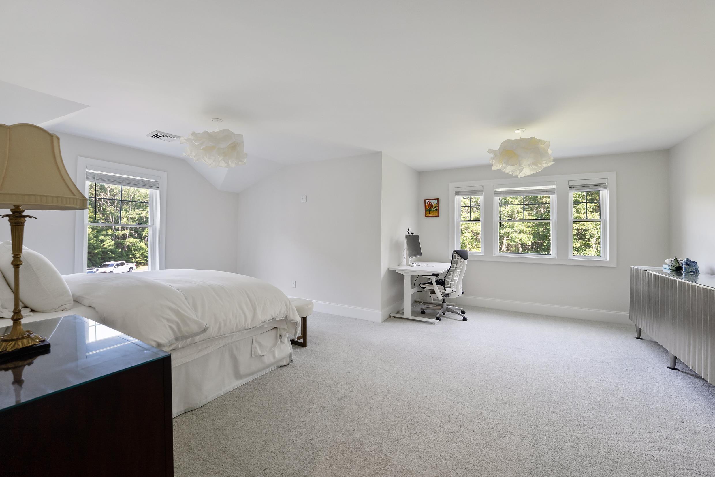 802 Gatehouse Dr