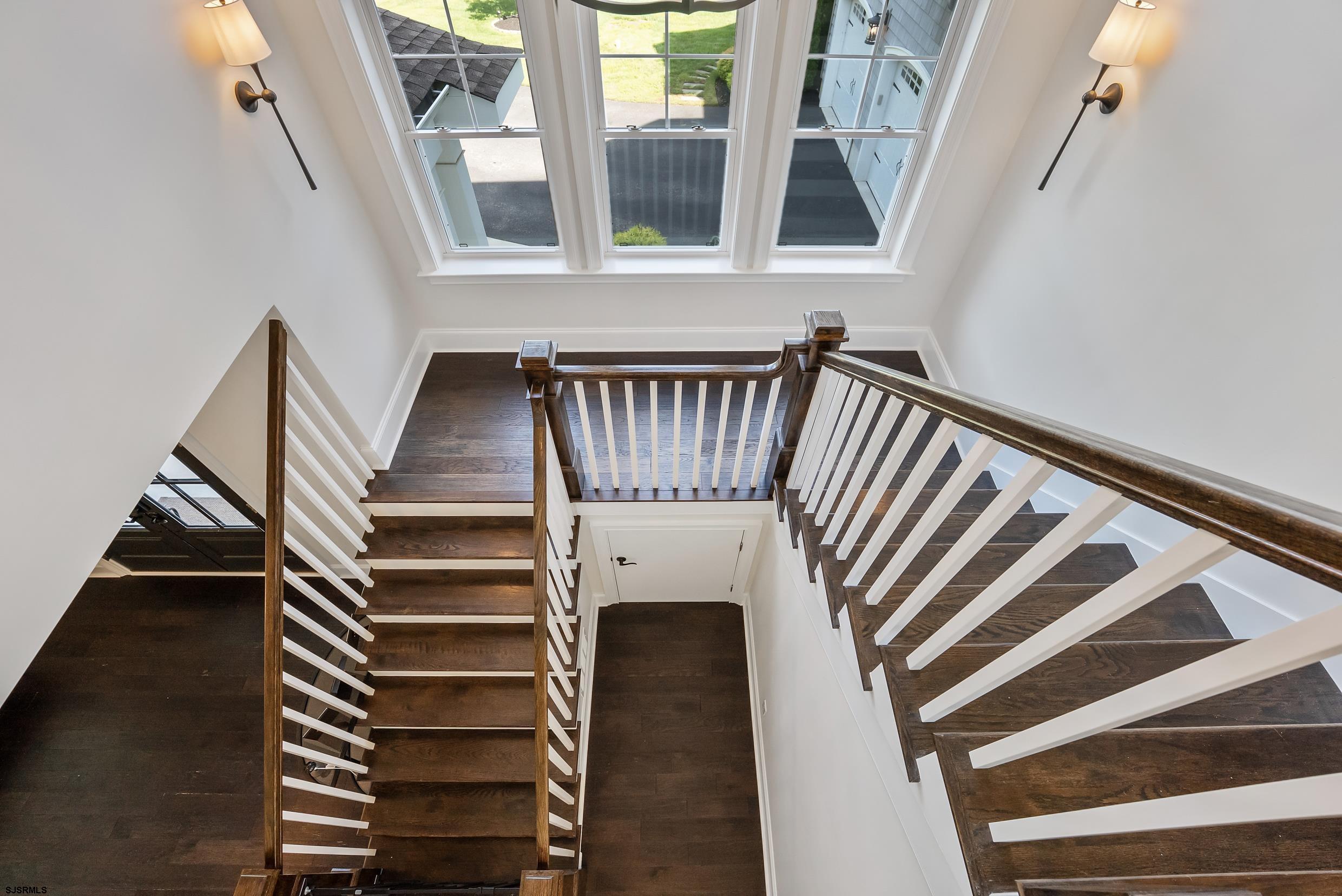 802 Gatehouse Dr