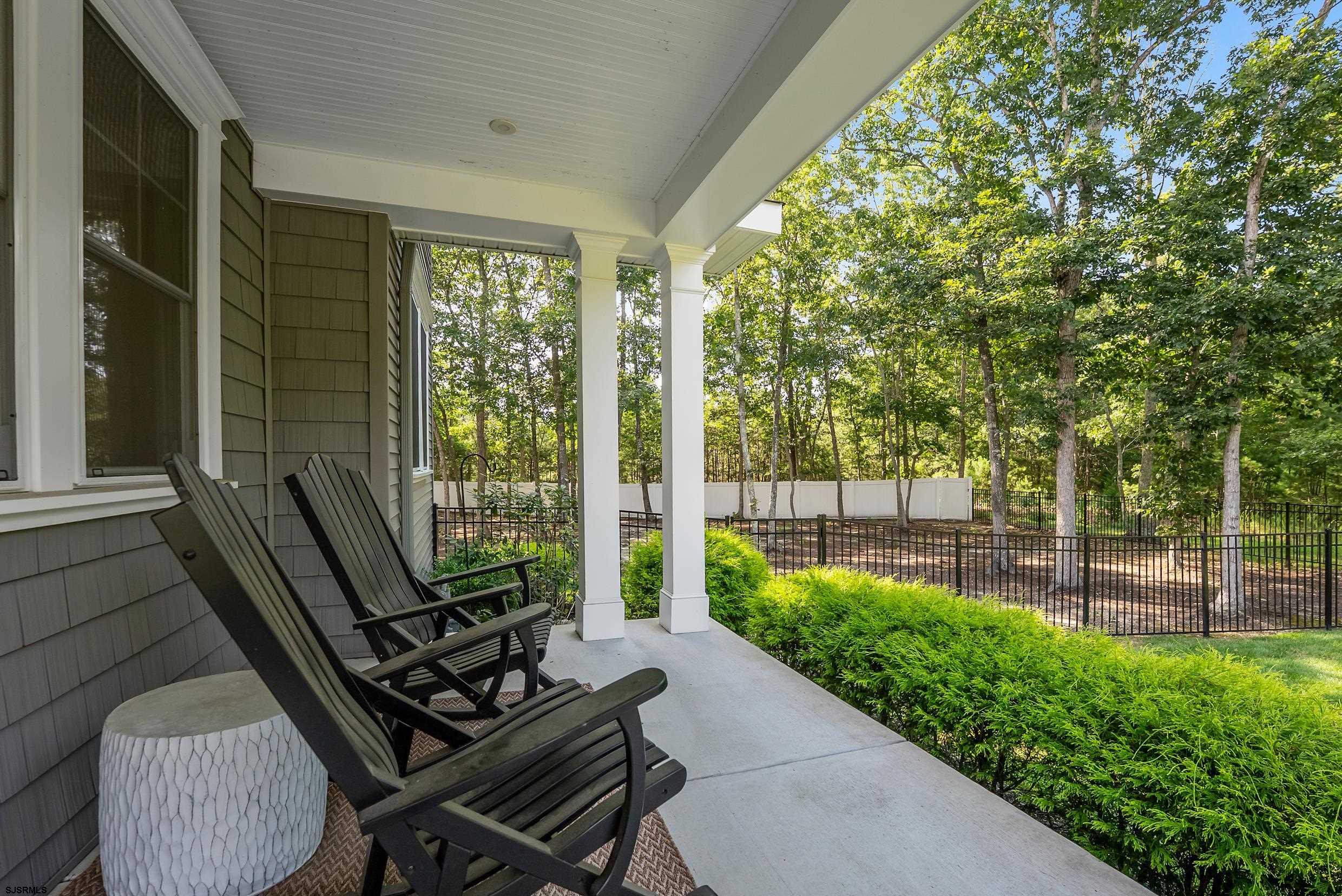 802 Gatehouse Dr