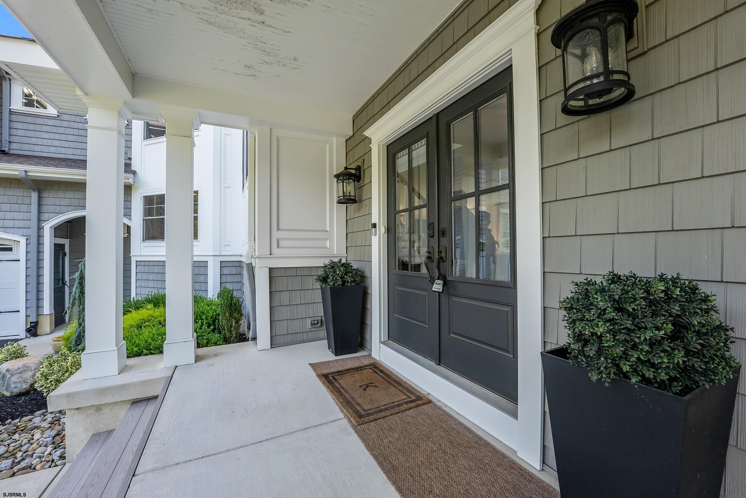 802 Gatehouse Dr