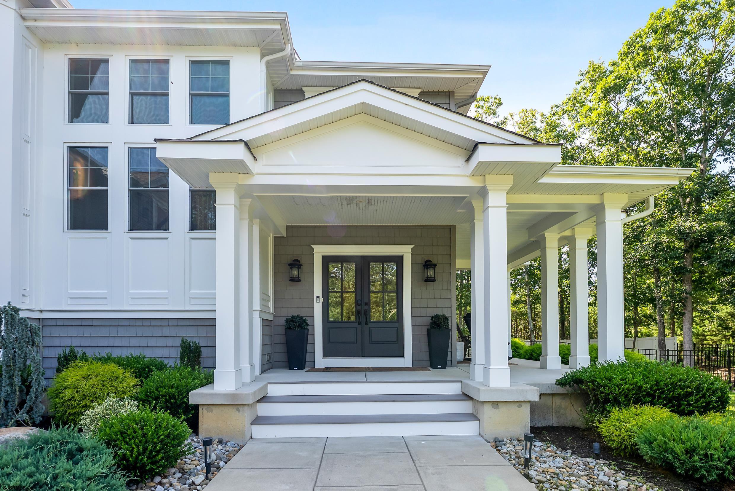 802 Gatehouse Dr