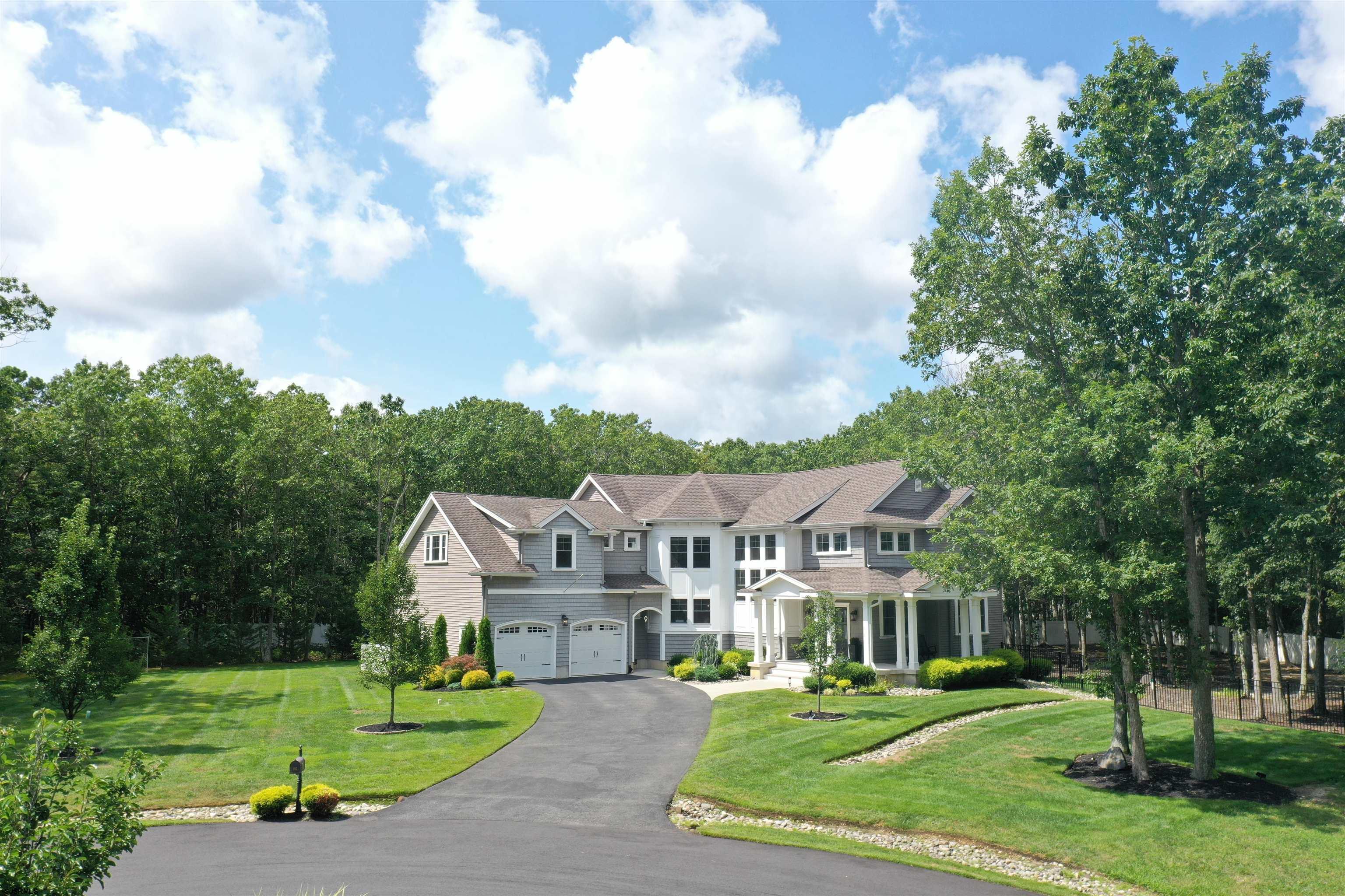 802 Gatehouse Dr