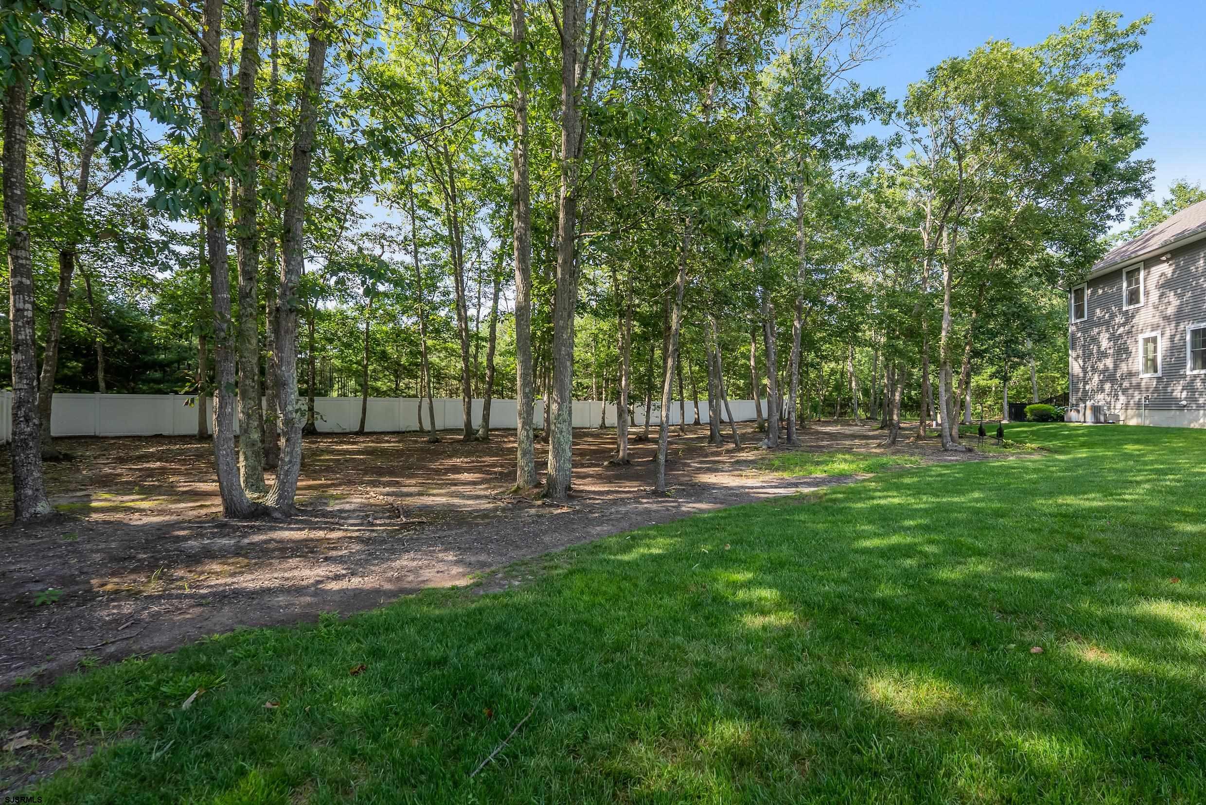 802 Gatehouse Dr