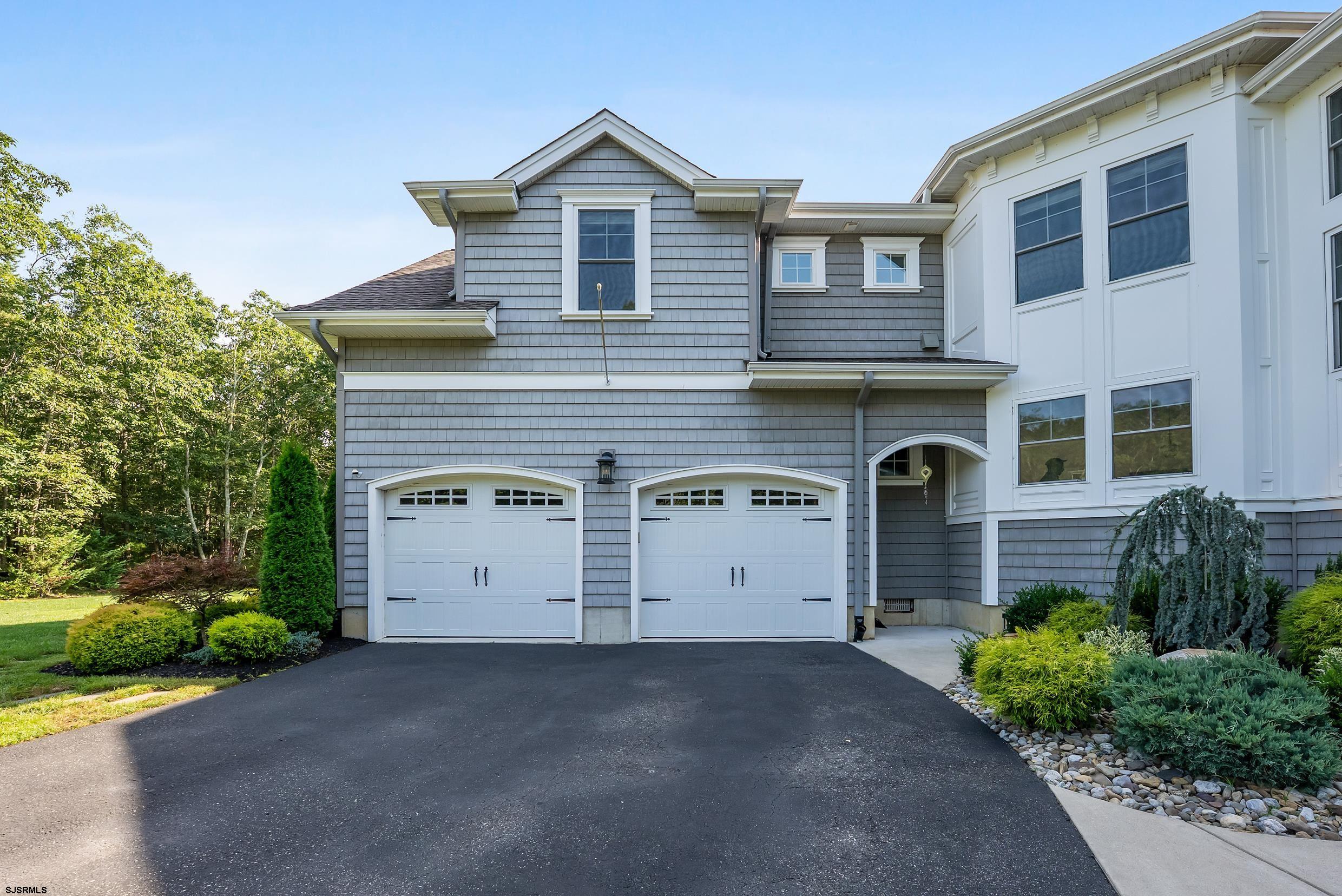 802 Gatehouse Dr