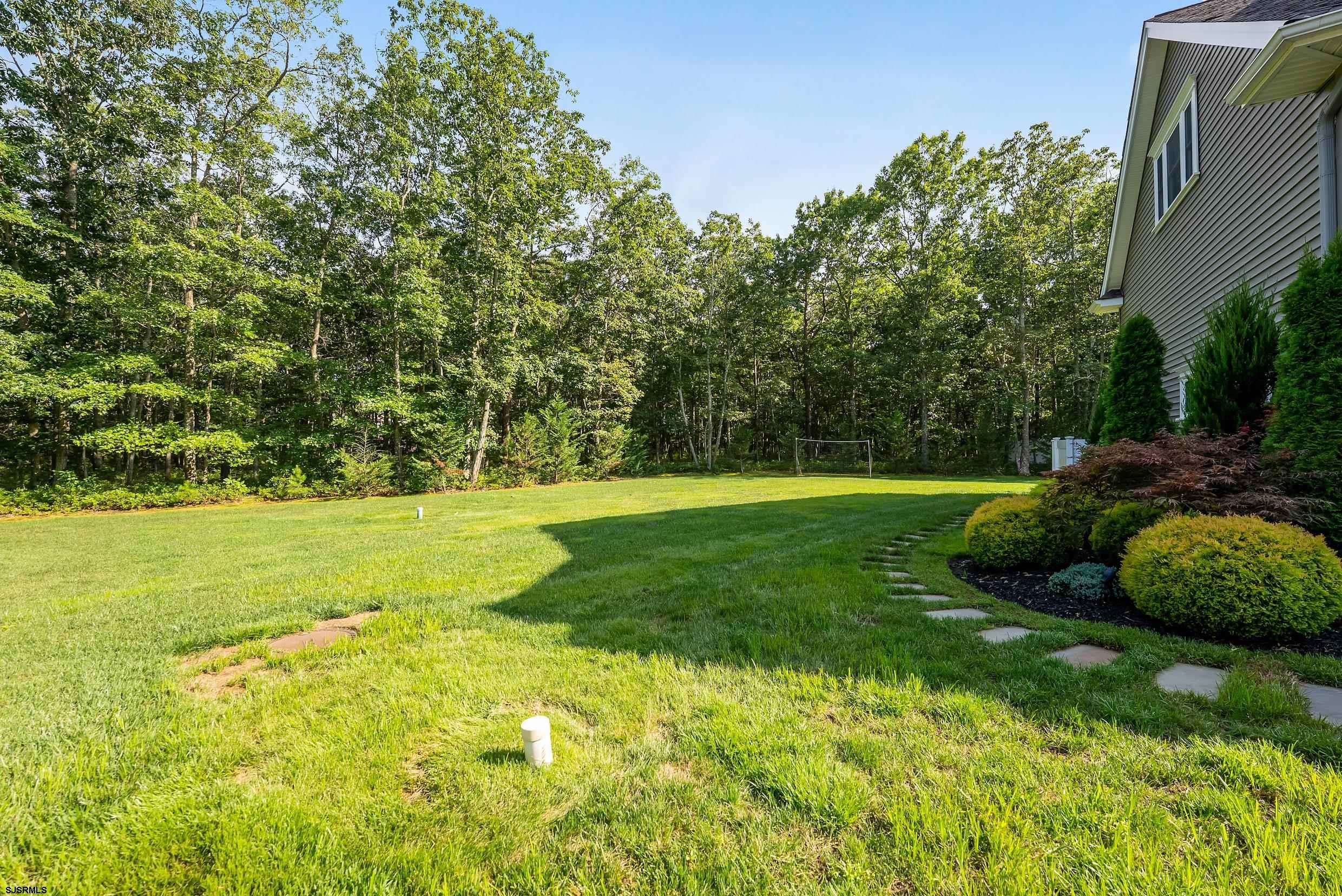 802 Gatehouse Dr