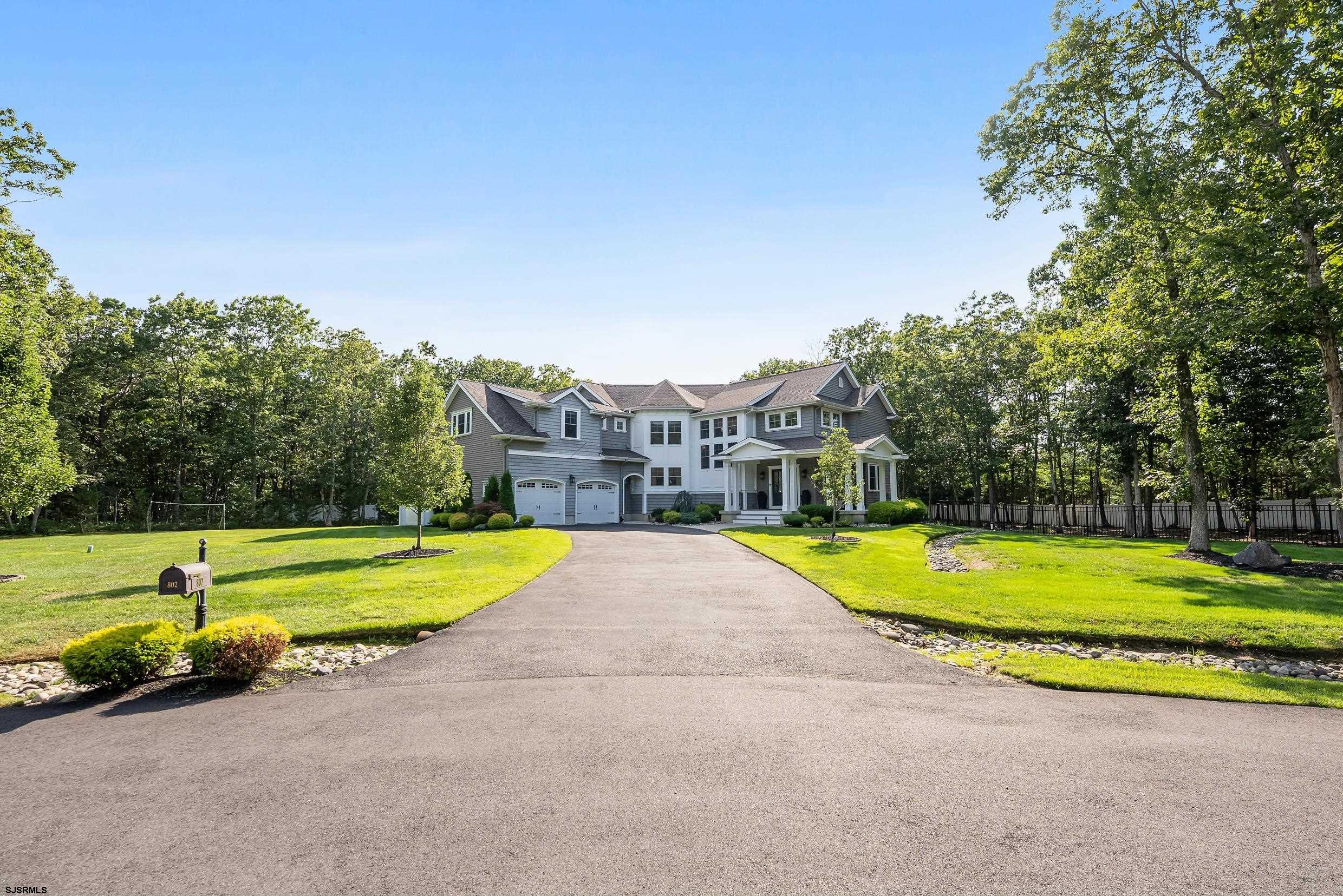 802 Gatehouse Dr