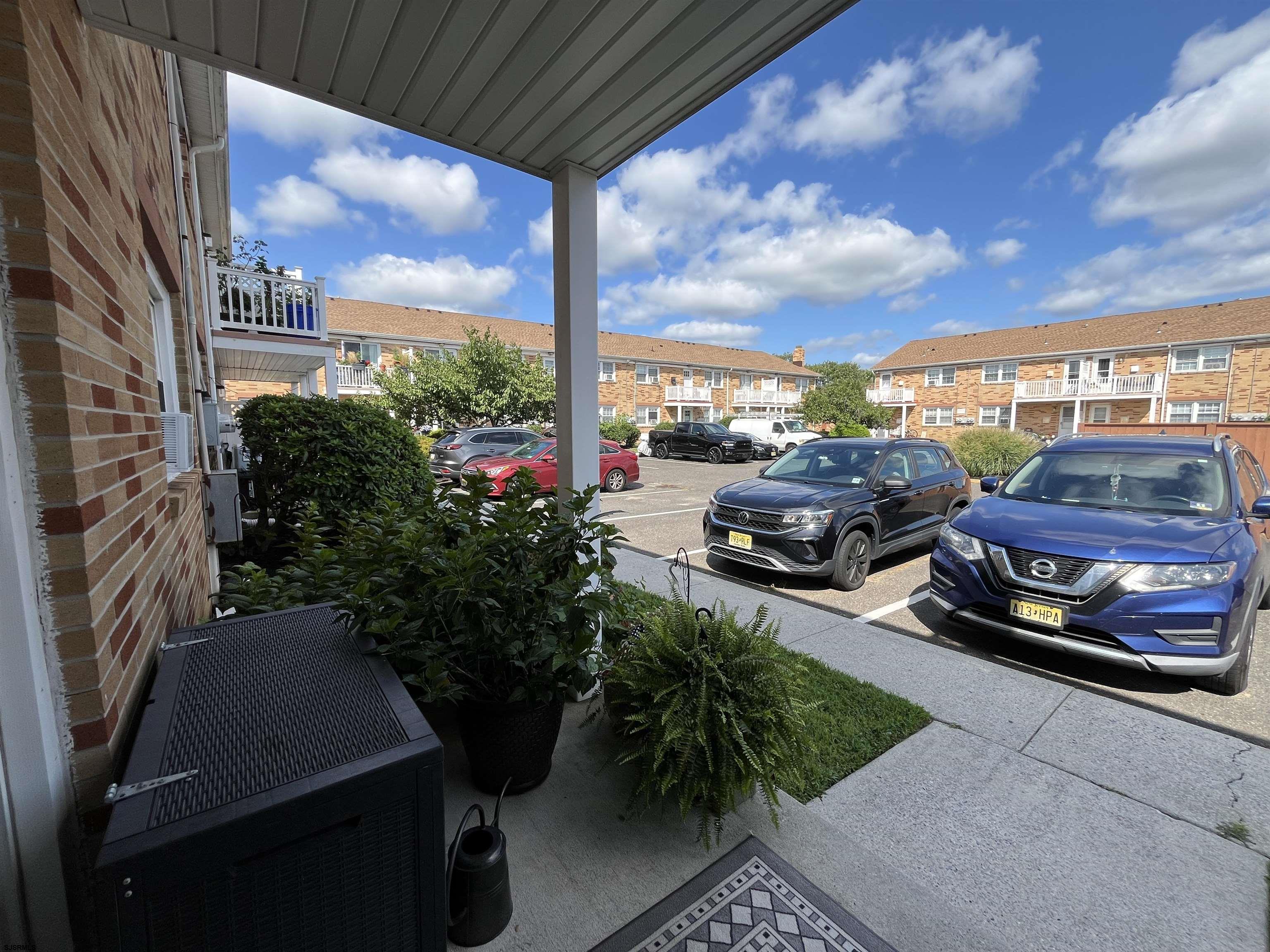 5513 Suffolk Ct - Picture 2