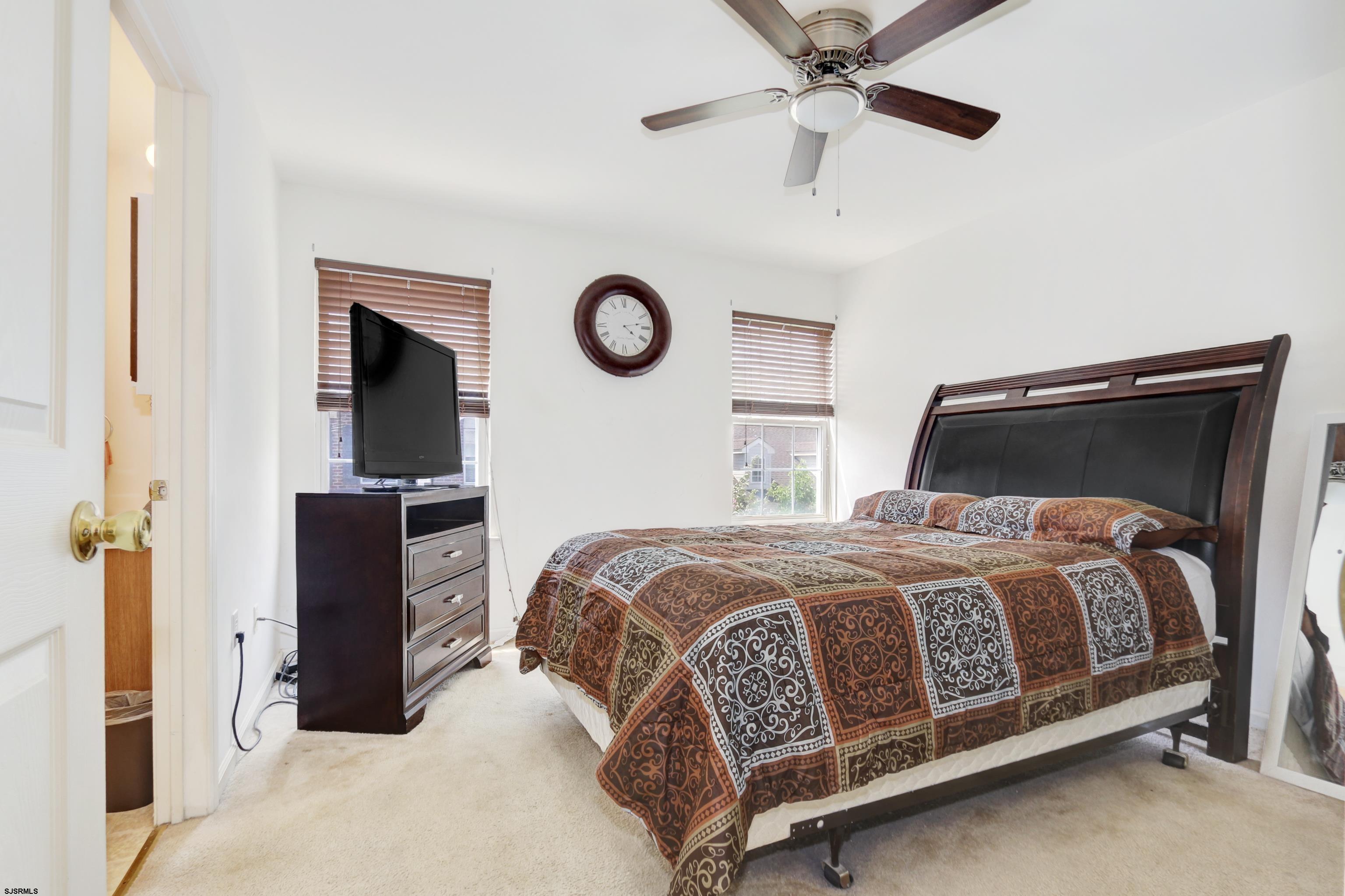 1553 John Adams Ct - Picture 1