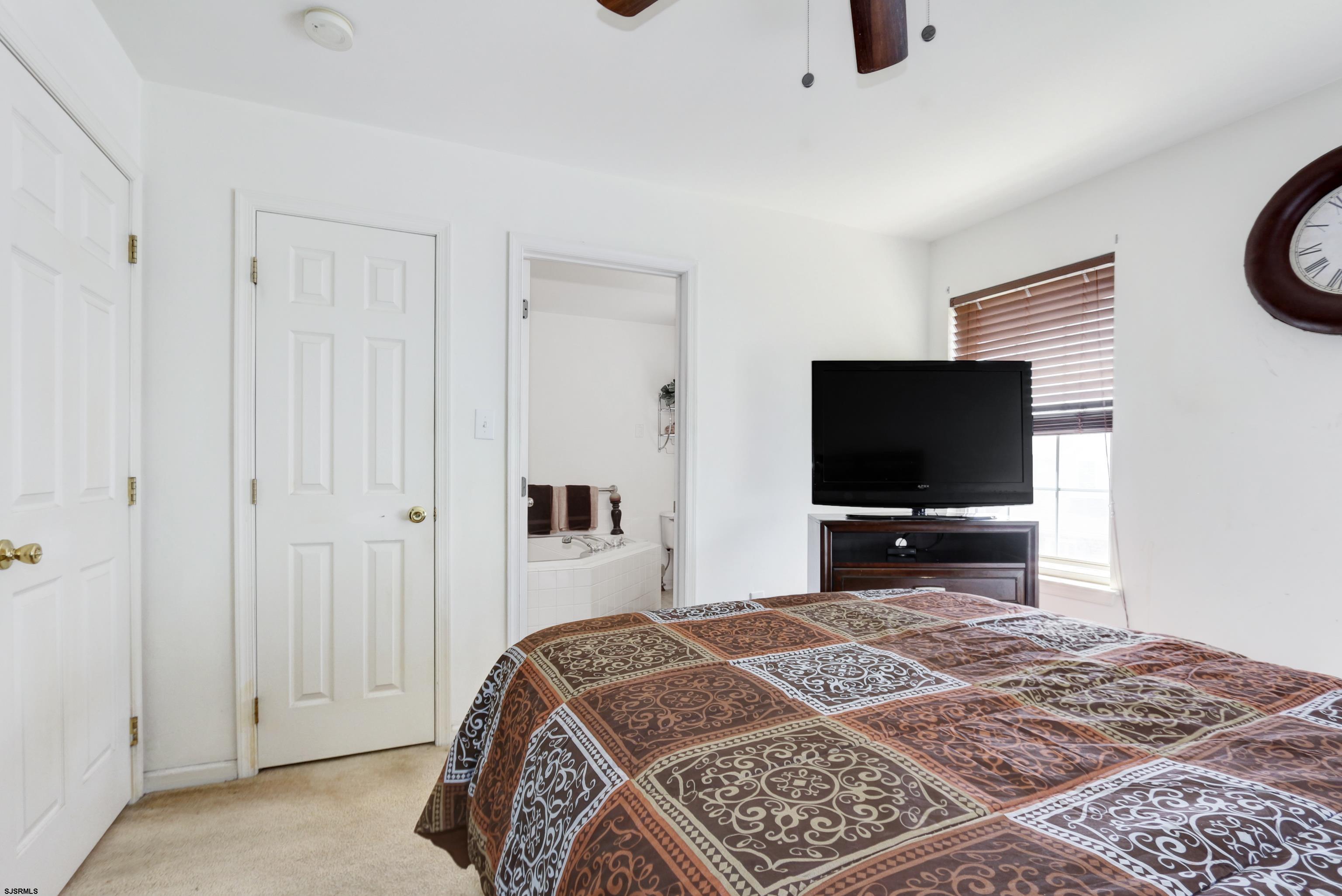 1553 John Adams Ct - Picture 3