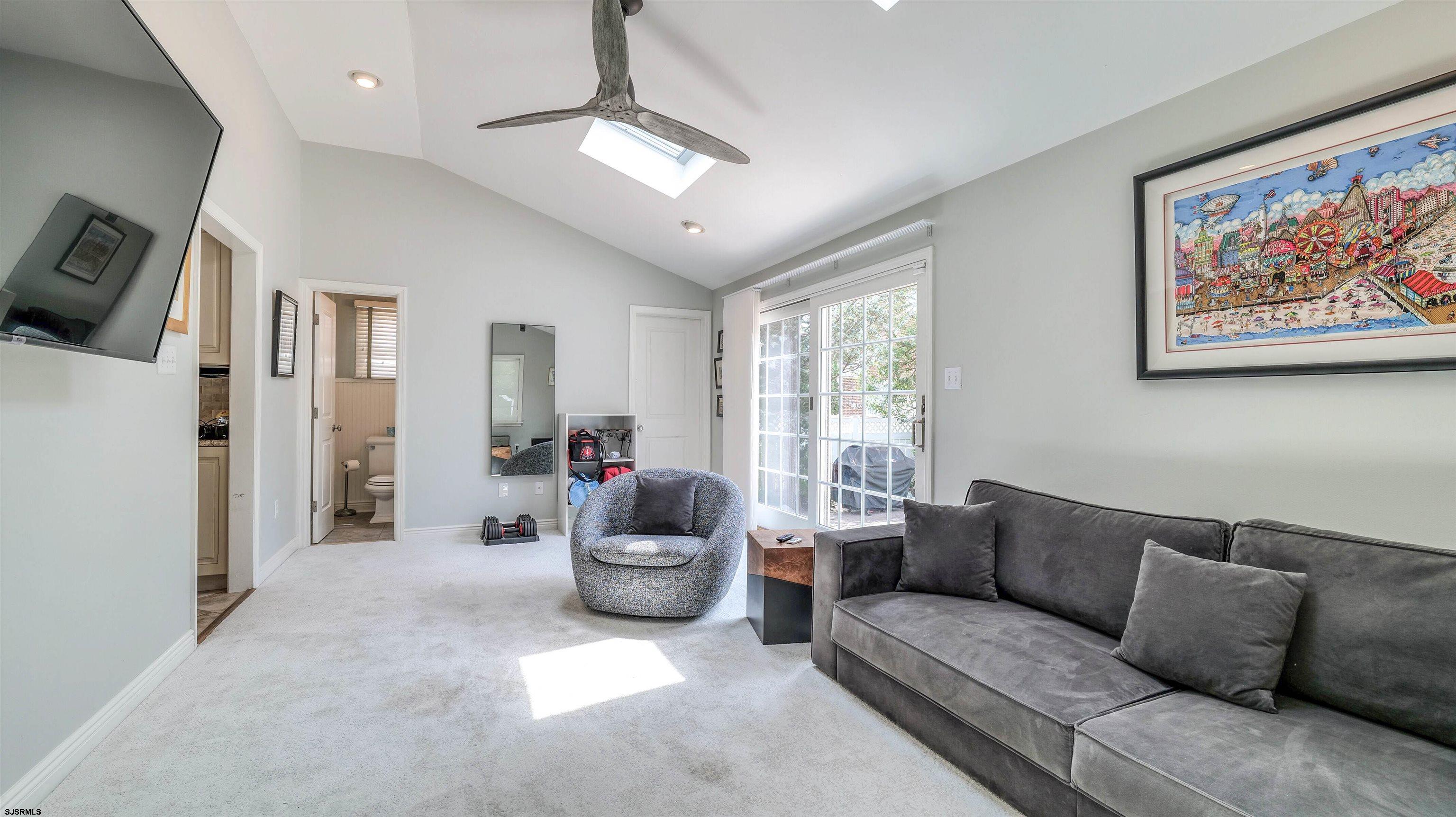 6 N Lancaster Avenue